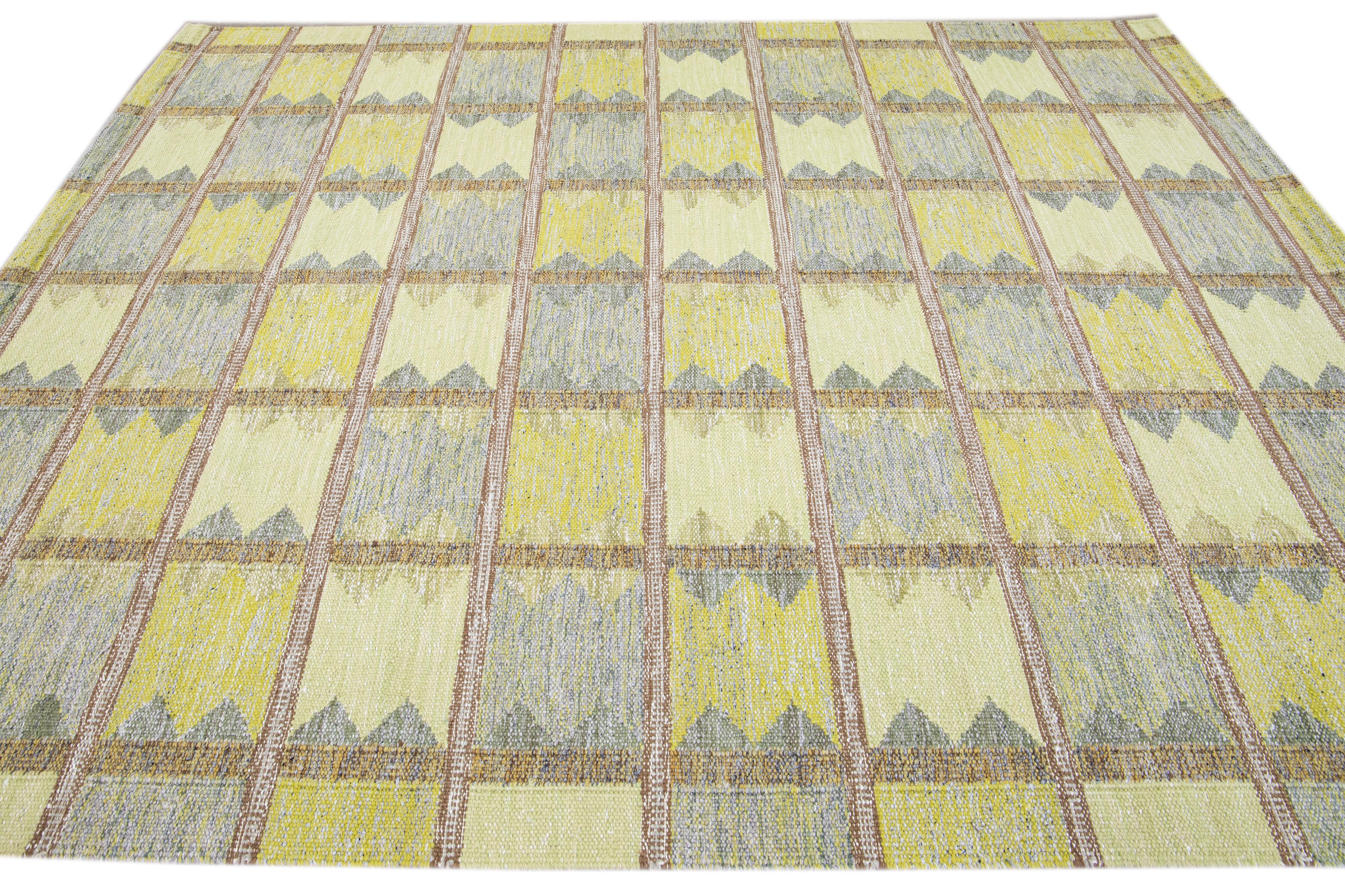 Indian Modern Scandinavian Yellow and Gray Handmade Geometric Room SizeWool Rug For Sale