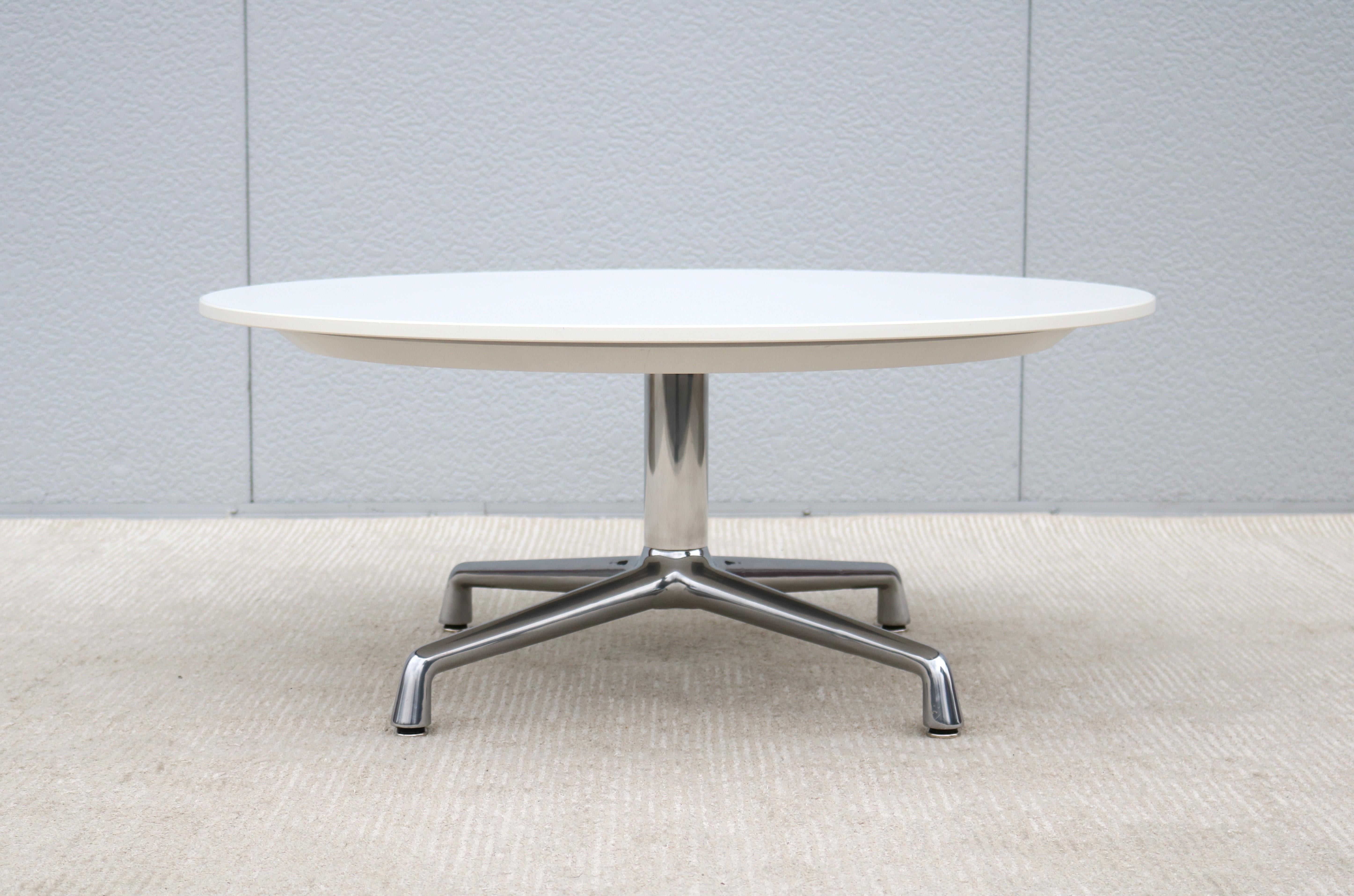 Polished Modern Scott Wilson & Minimal for Coalesse SW_1 White Round Occasional Table For Sale