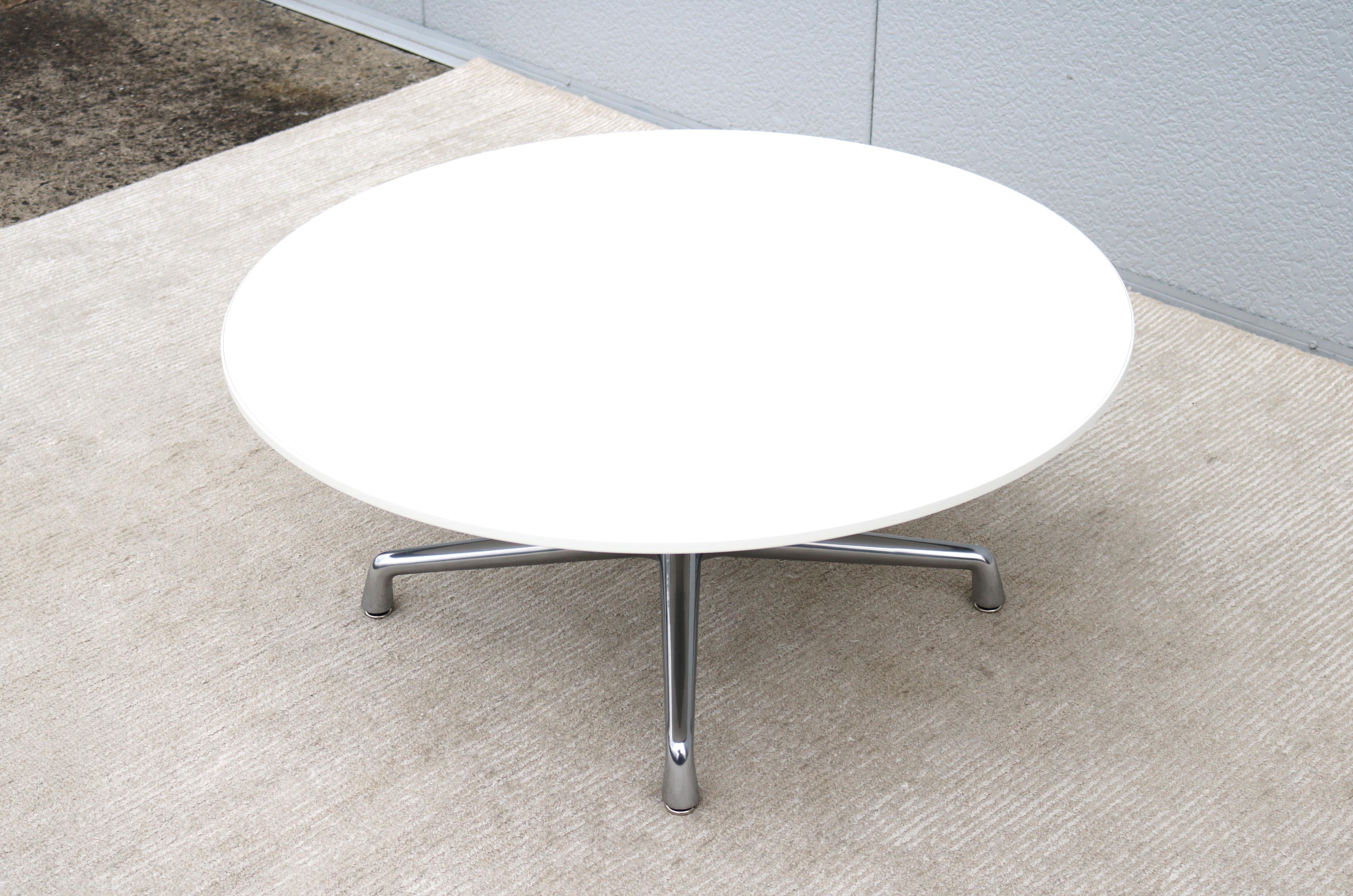 Contemporary Modern Scott Wilson & Minimal for Coalesse SW_1 White Round Occasional Table For Sale