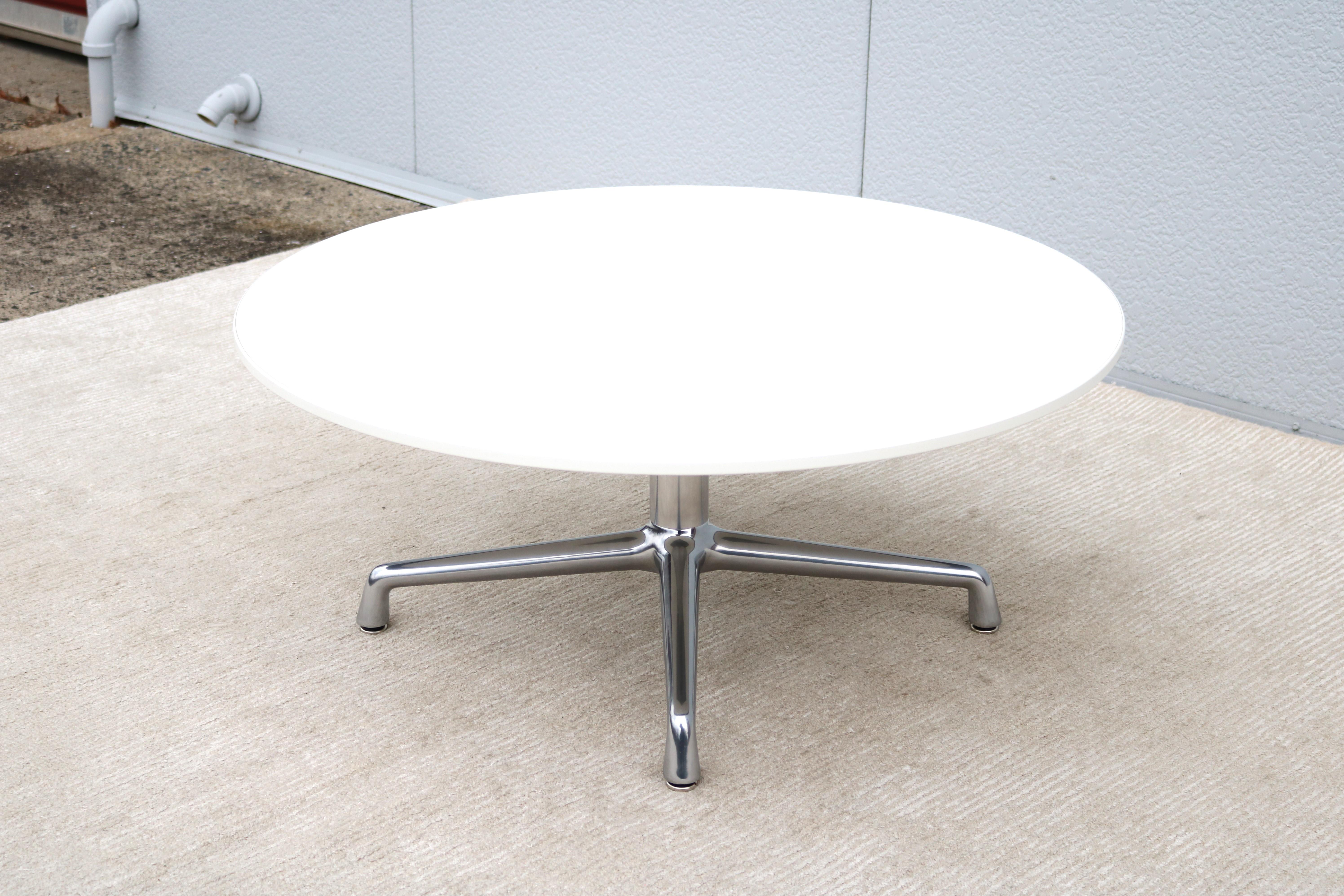 Aluminum Modern Scott Wilson & Minimal for Coalesse SW_1 White Round Occasional Table For Sale