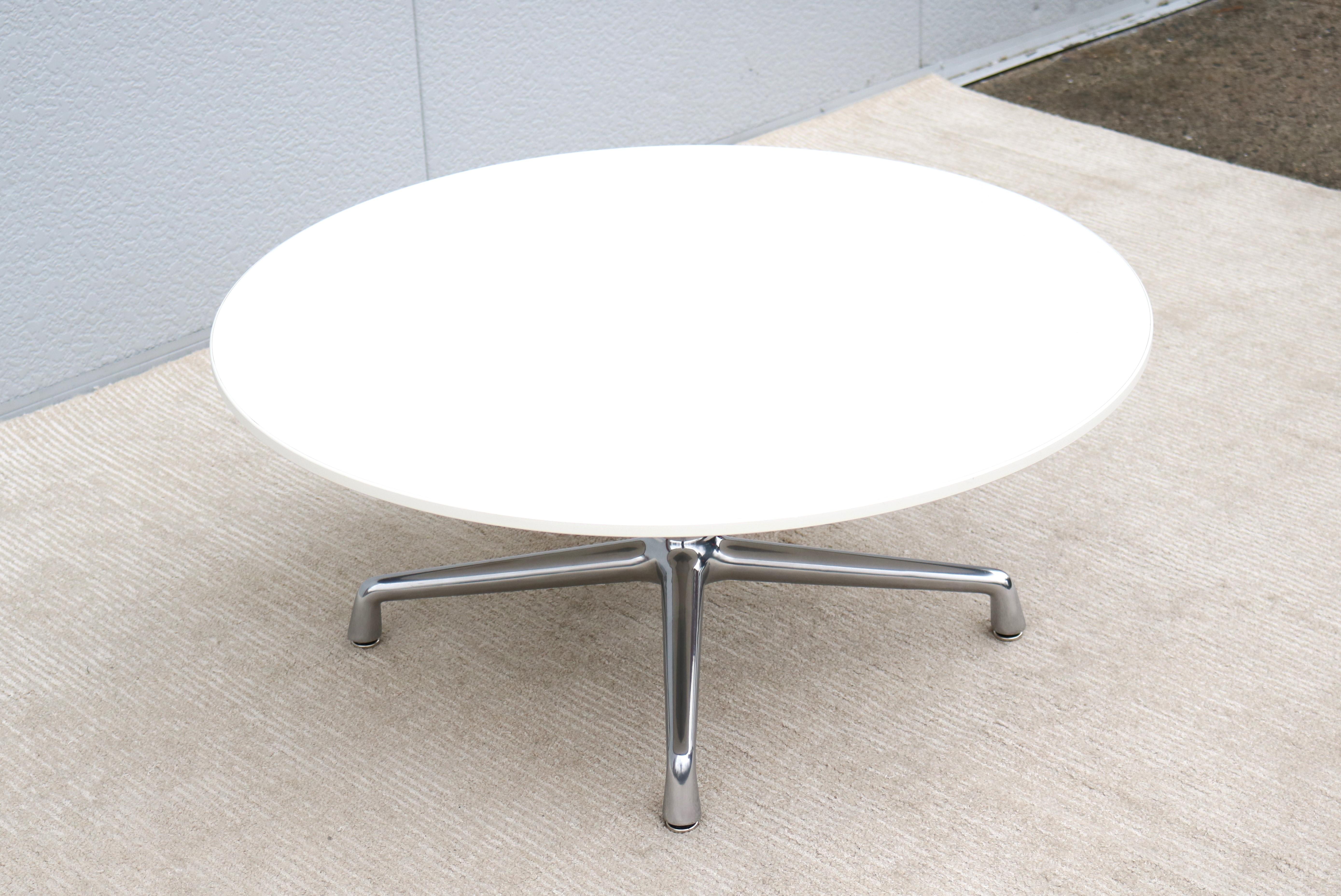 Modern Scott Wilson & Minimal for Coalesse SW_1 White Round Occasional Table For Sale 2