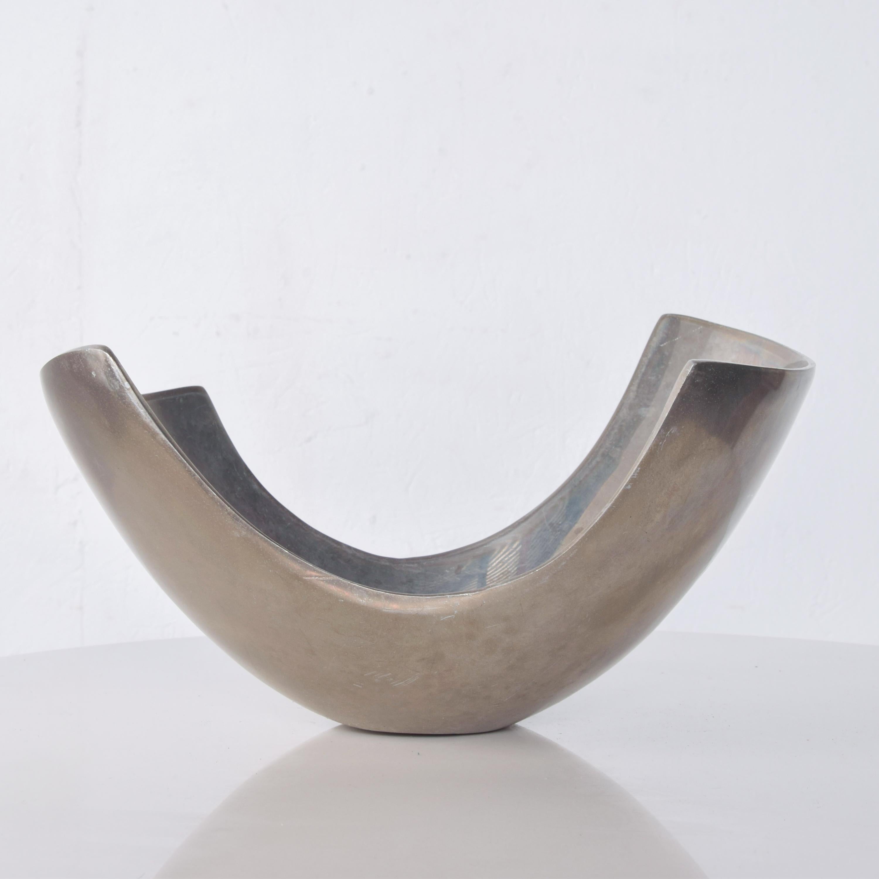 Modern Sculptural Aluminum Bowl Nambe Era In Fair Condition In Chula Vista, CA