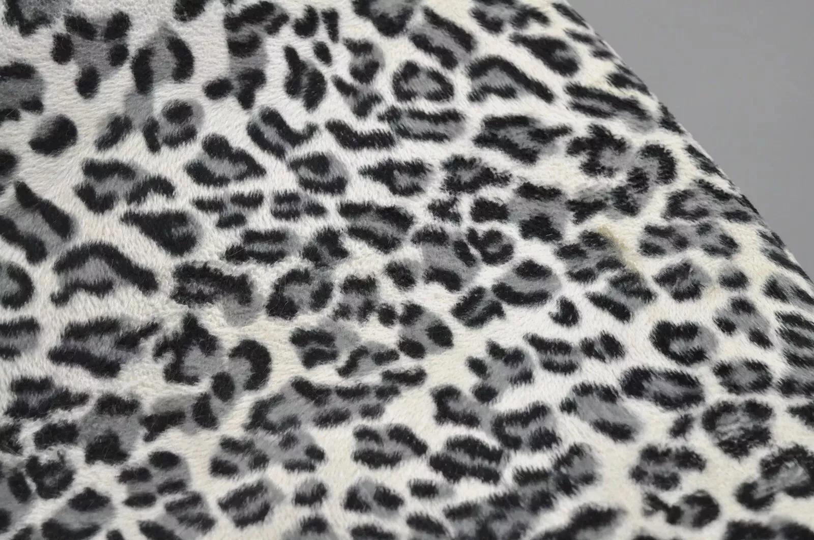 The Moderns Sculptural Black & White Leopard Print Chrome Swivel Club Lounge Chair en vente 3