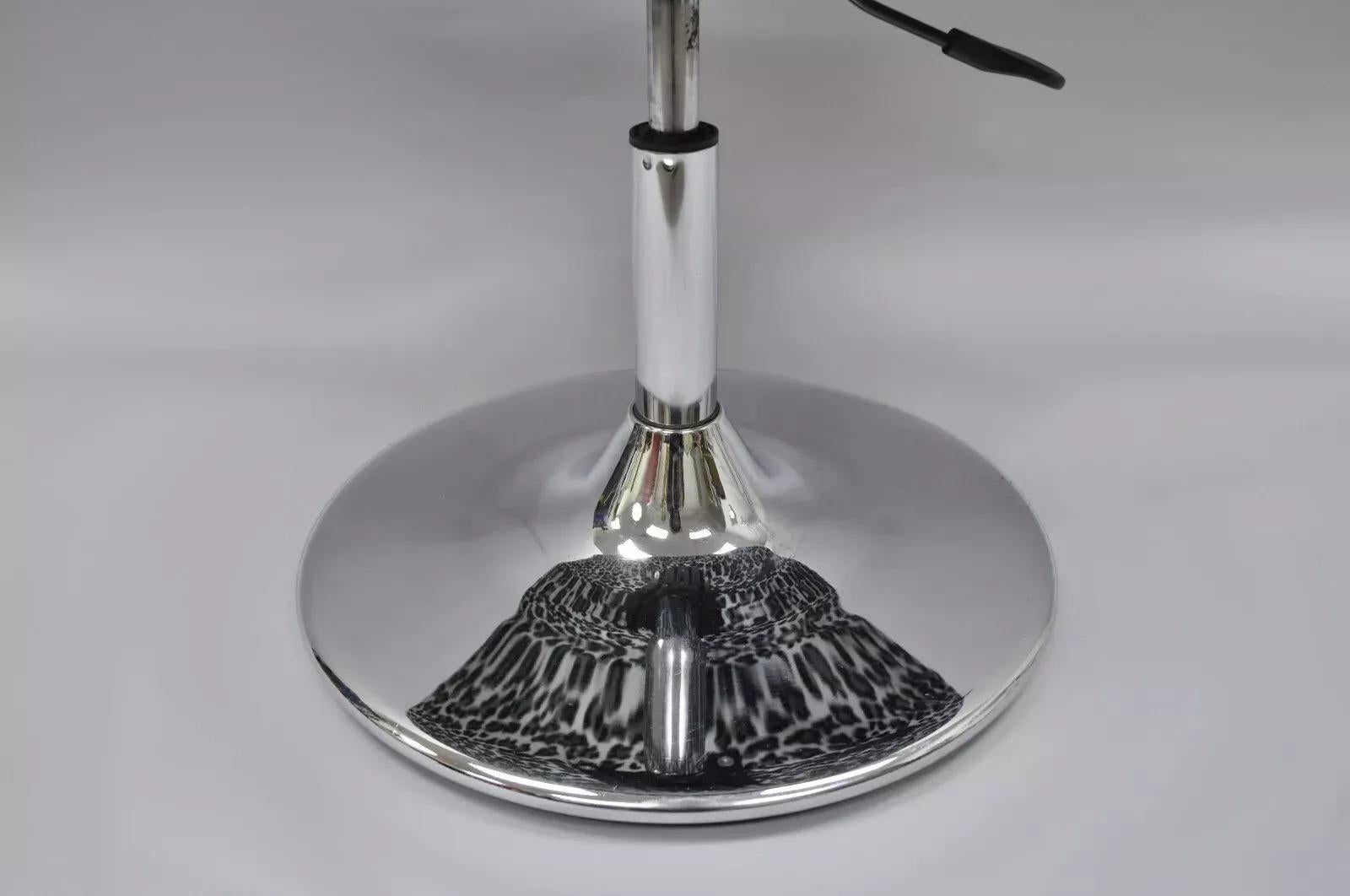 The Moderns Sculptural Black & White Leopard Print Chrome Swivel Club Lounge Chair Bon état - En vente à Philadelphia, PA