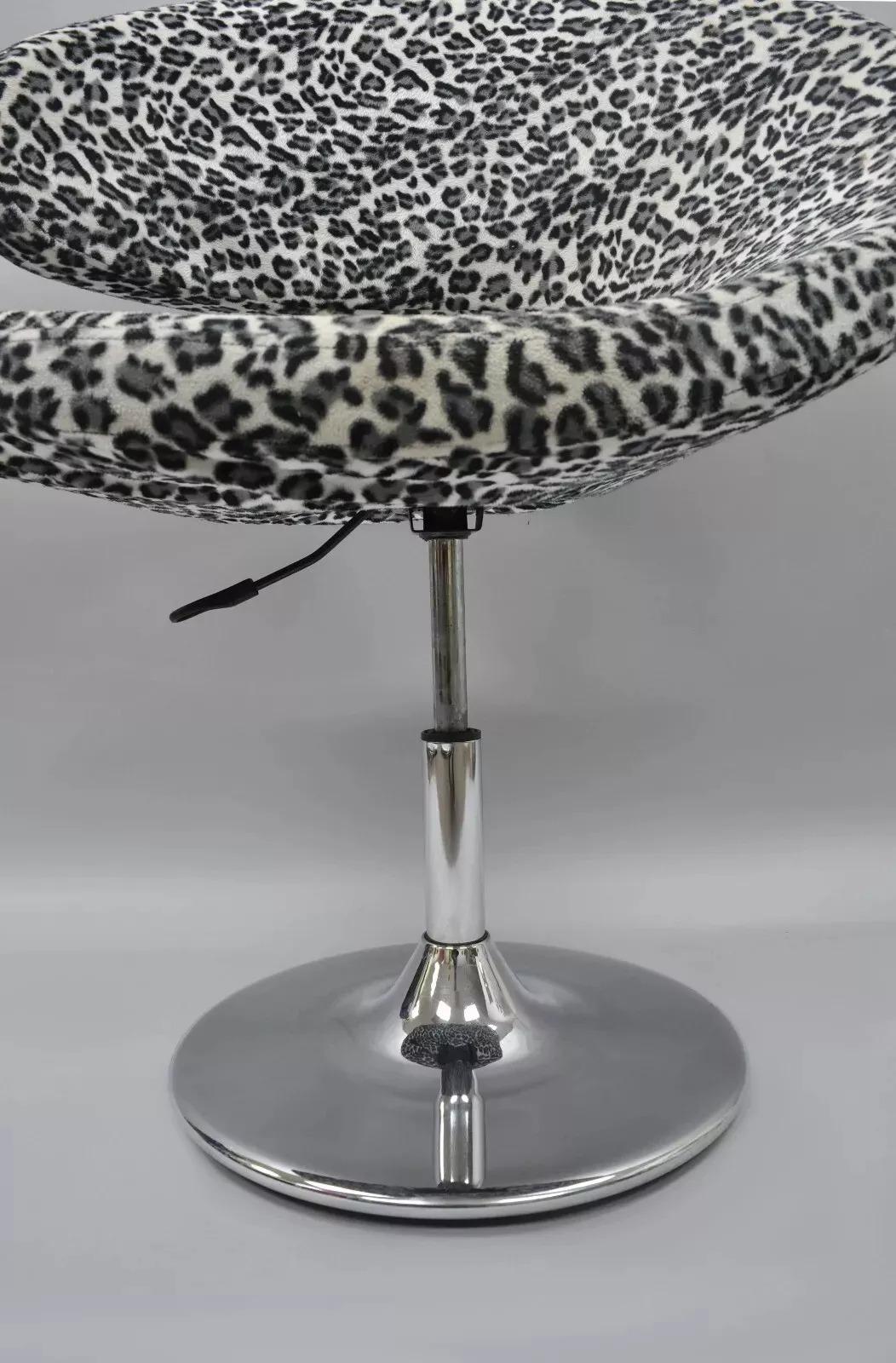 Tissu The Moderns Sculptural Black & White Leopard Print Chrome Swivel Club Lounge Chair en vente