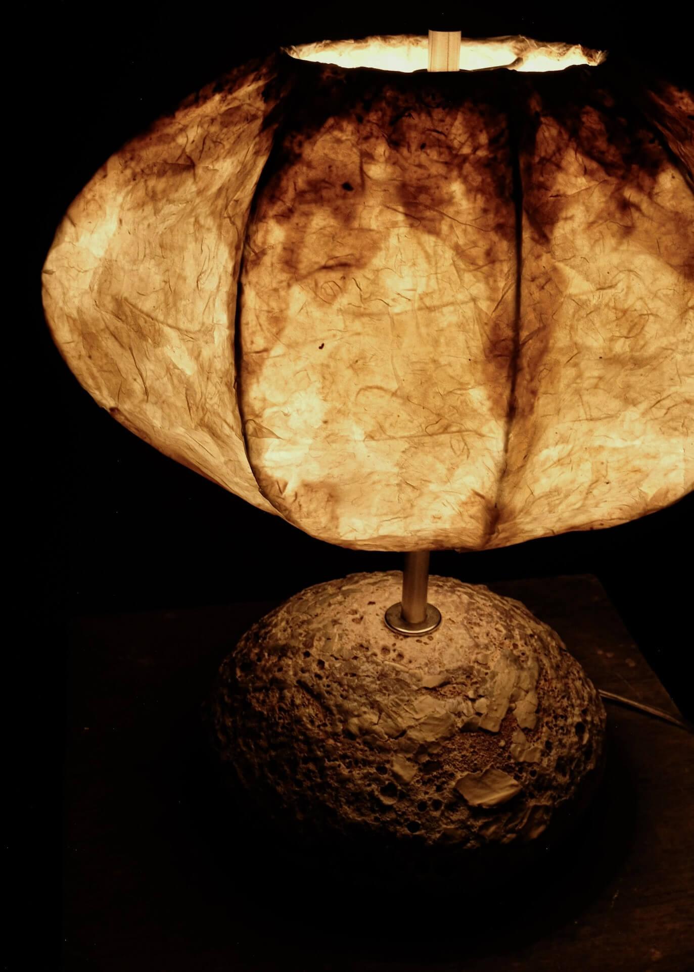 Modern Sculptural Ceramic Lamp – Unique Handmade Artistic Home Lighting im Angebot 1