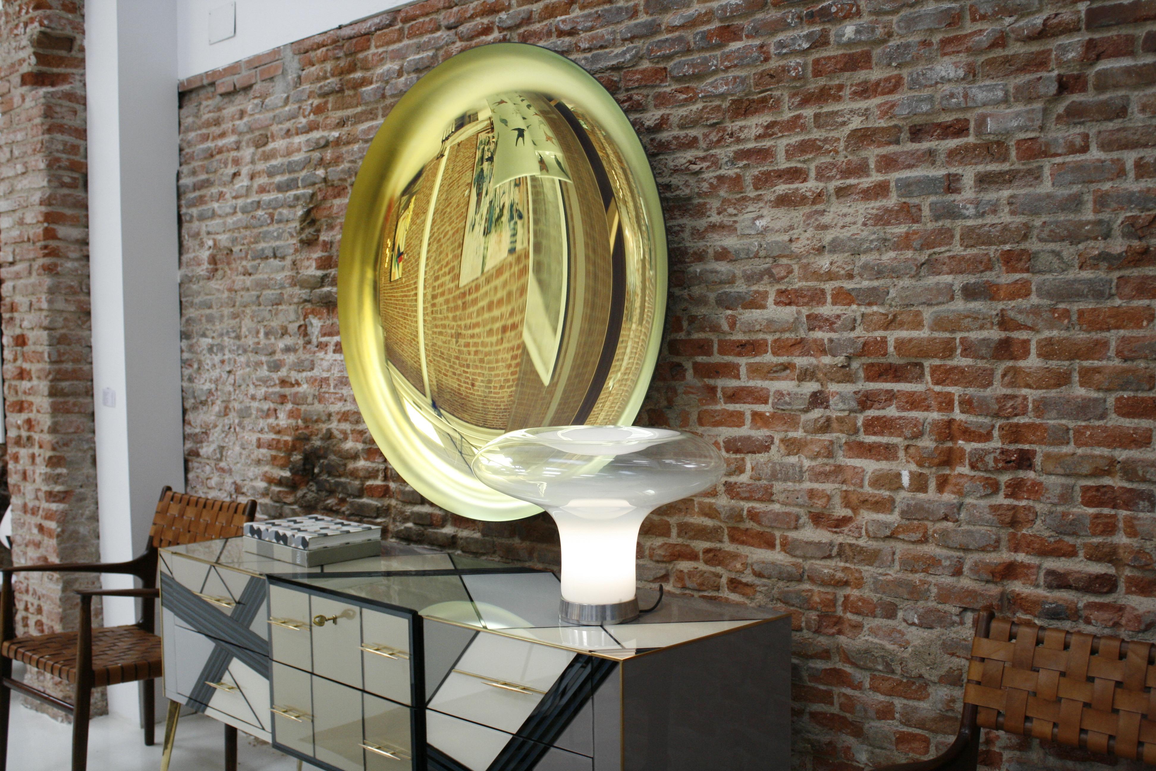 Miroir français sculptural concave en verre jaune en vente 3