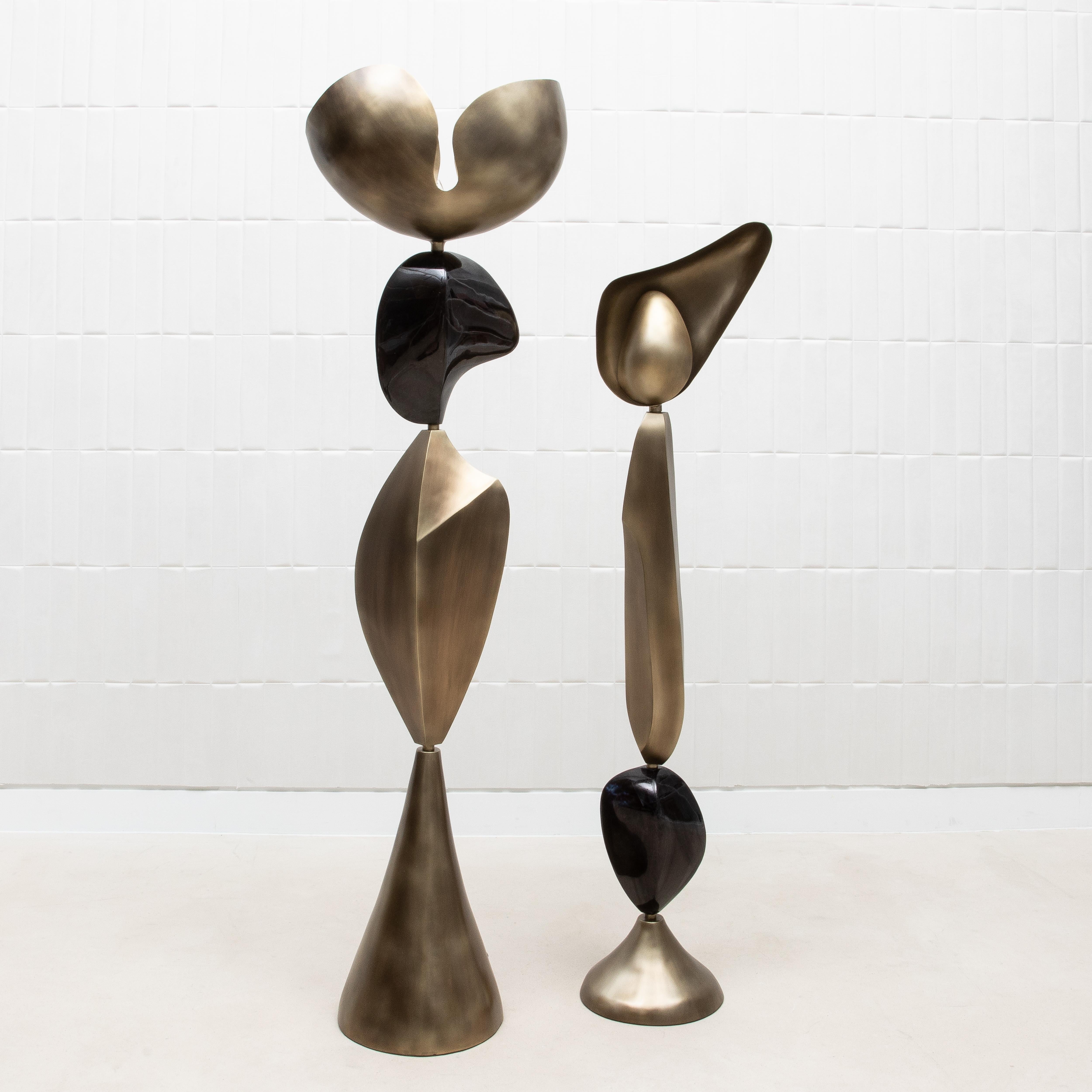 Modern Sculptural Floor Lamp in Patina'd Brass with Black Shell by KIFU Paris 5