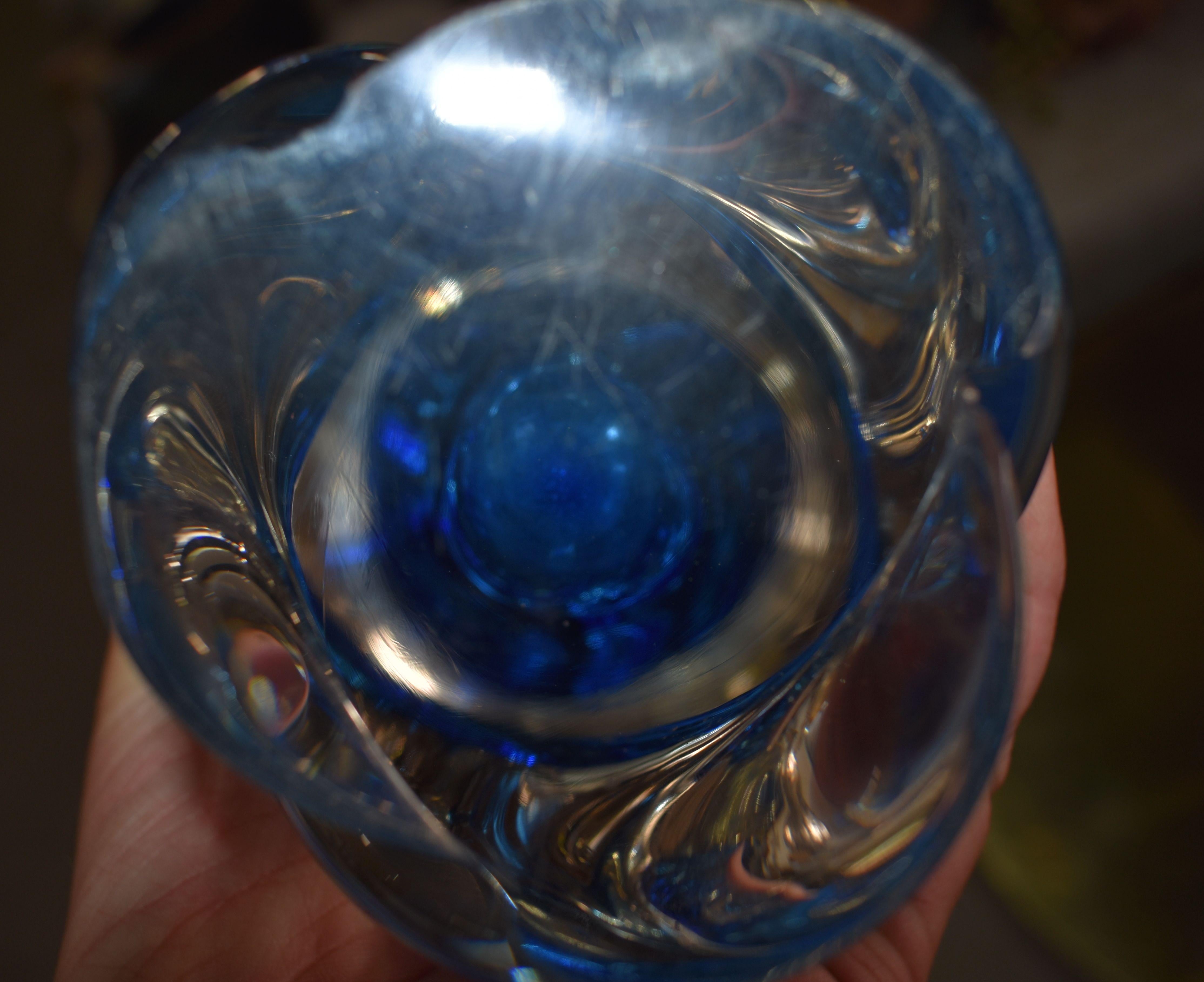 Vaso moderno scultoreo di fiori in vetro soffiato a mano di Murano 2