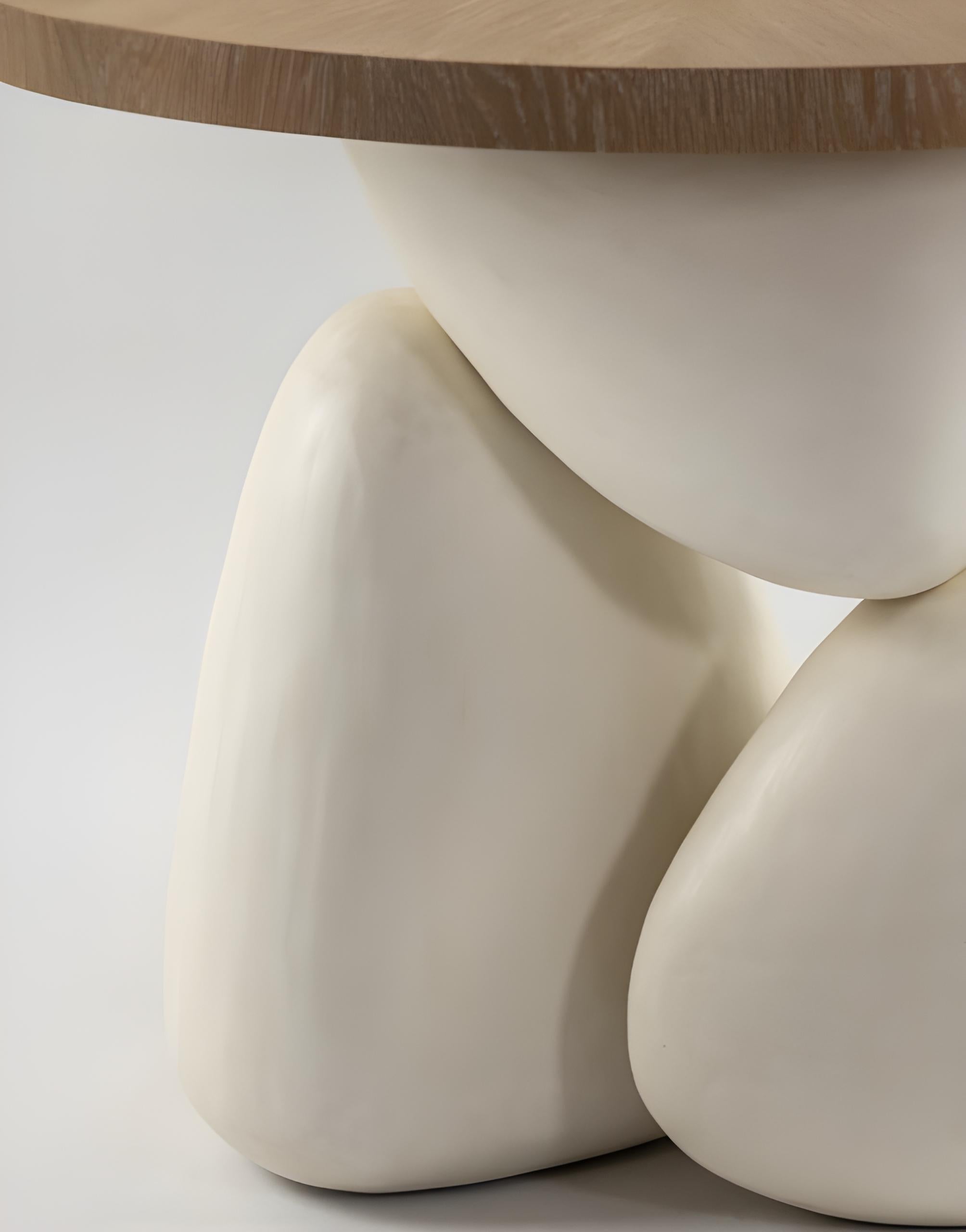 Table d'appoint moderne sculpturale en marbre avec base organique Neuf - En vente à NEW YORK, NY