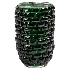 Moderne skulpturale Vase aus Muranoglas in flaschengrüner Farbe:: signiert Cendese