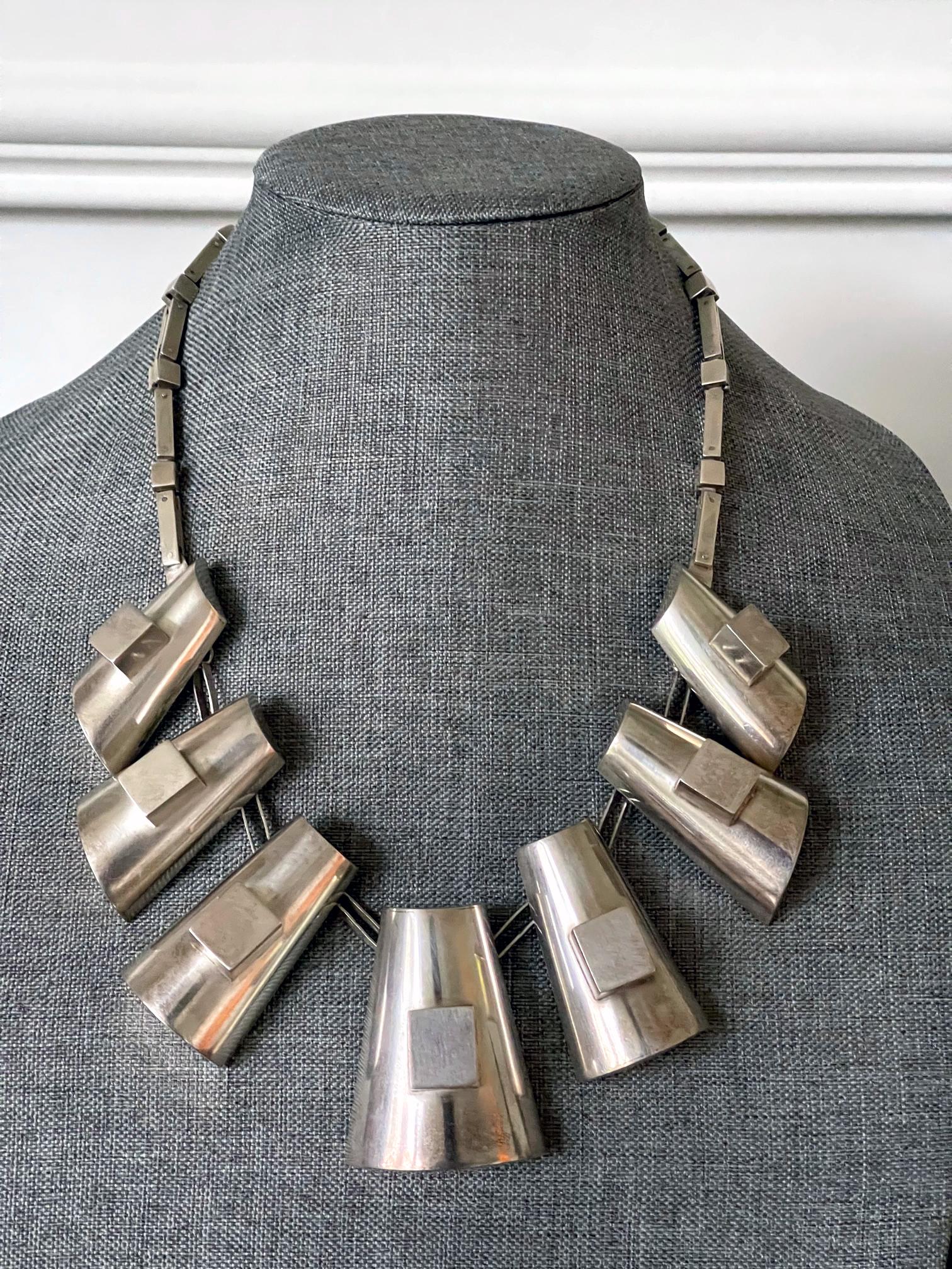 Moderne skulpturale Sterlingsilber-Halskette Graziella Laffi im Angebot 5
