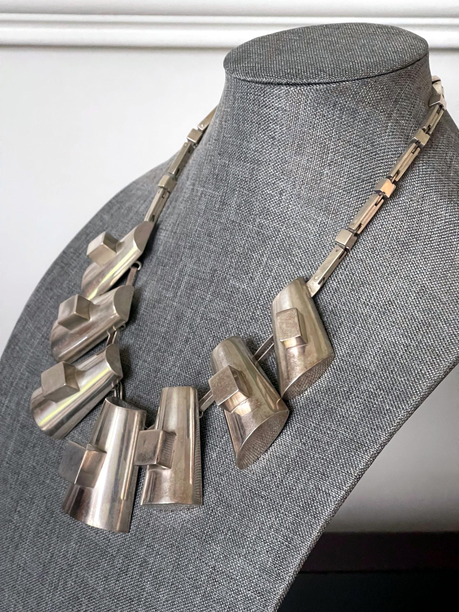 Moderne skulpturale Sterlingsilber-Halskette Graziella Laffi im Angebot 6