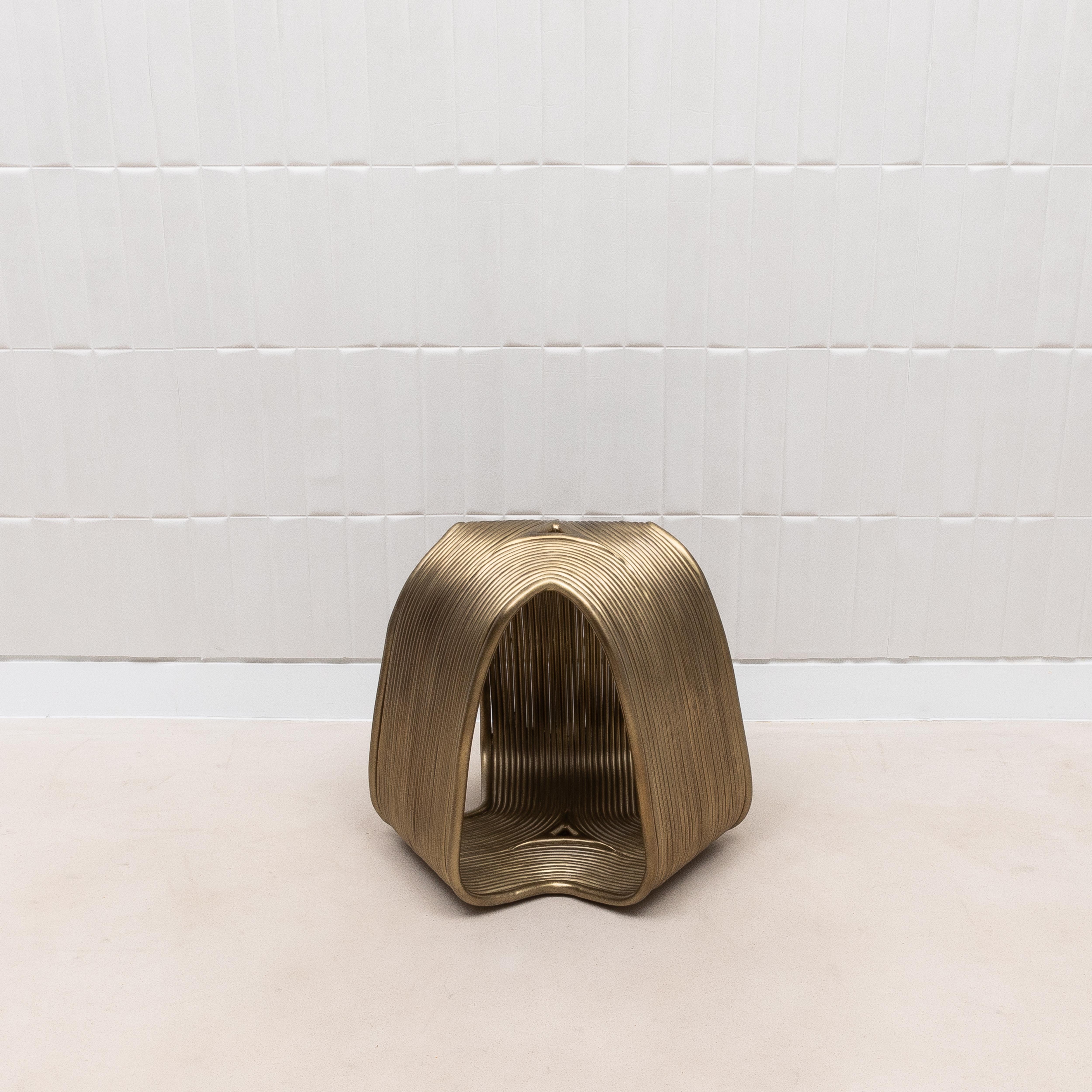 Sgabello moderno scultoreo in ottone patinato bronzo di R&Y Augousti In condizioni Nuovo in vendita a West Hollywood, CA