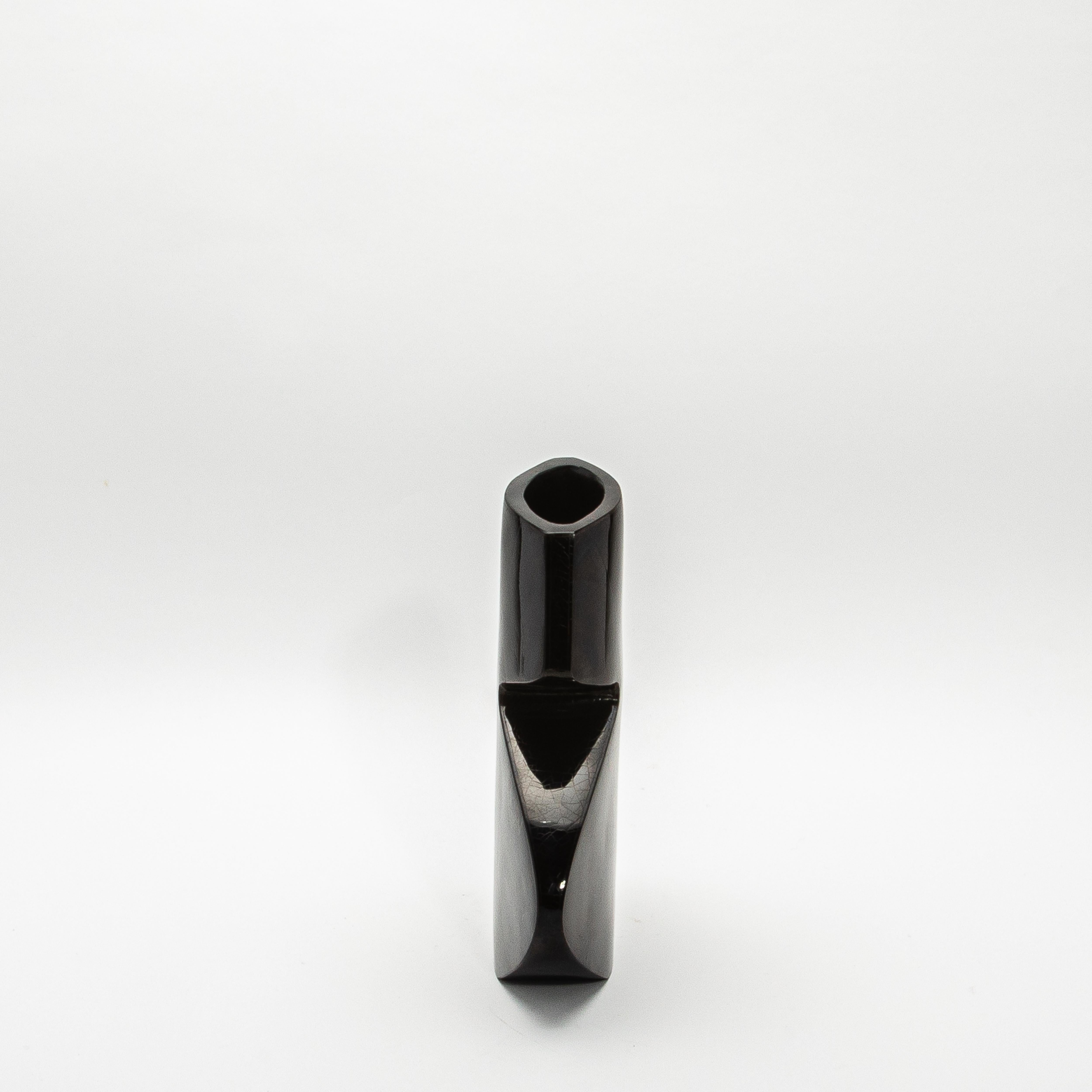 Art Déco Vaso moderno scultoreo in conchiglia nera di R&Y Augousti in vendita