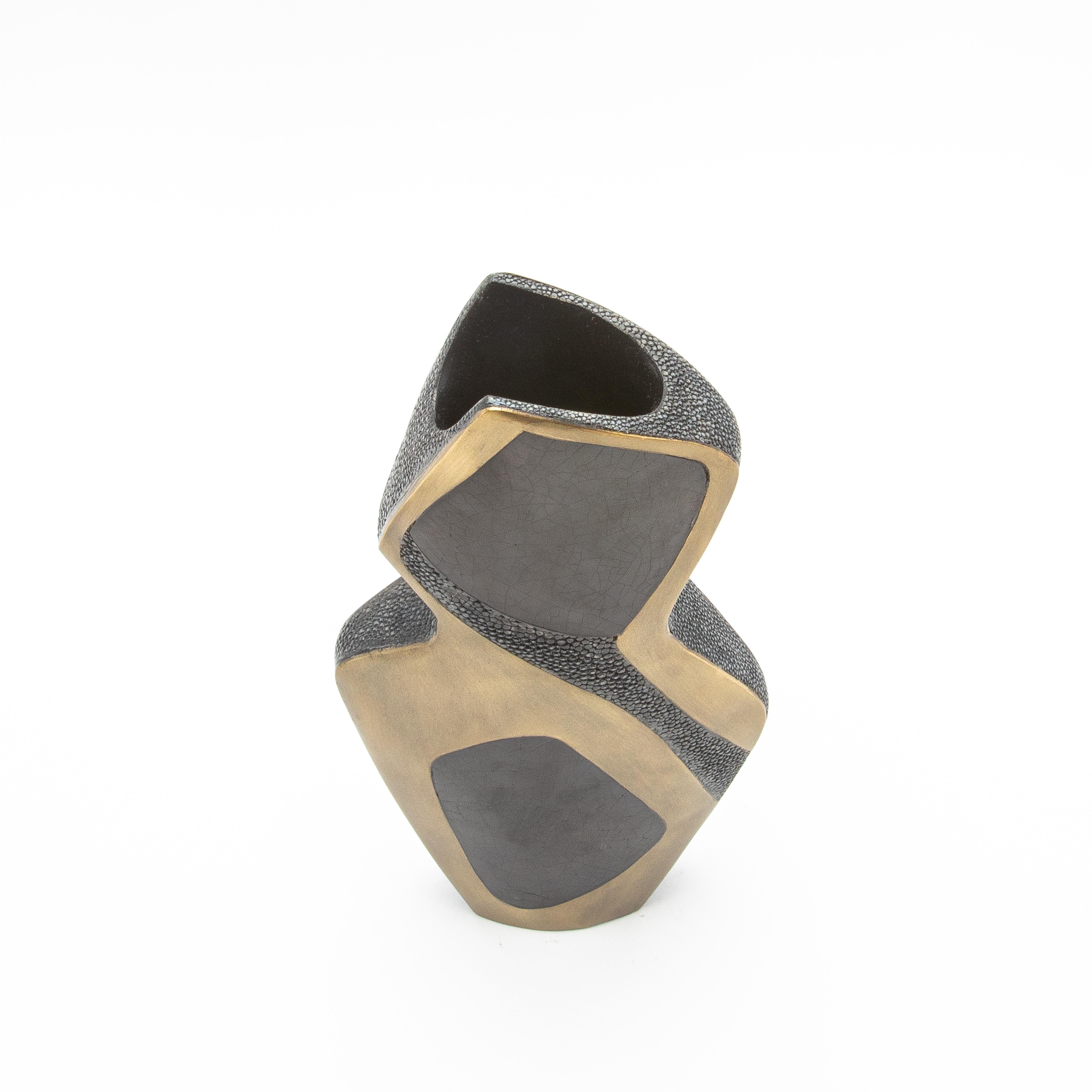 Modern Sculptural Vase in Shagreen with Black Shell and Brass Details by R&Y Aug In New Condition For Sale In West Hollywood, CA