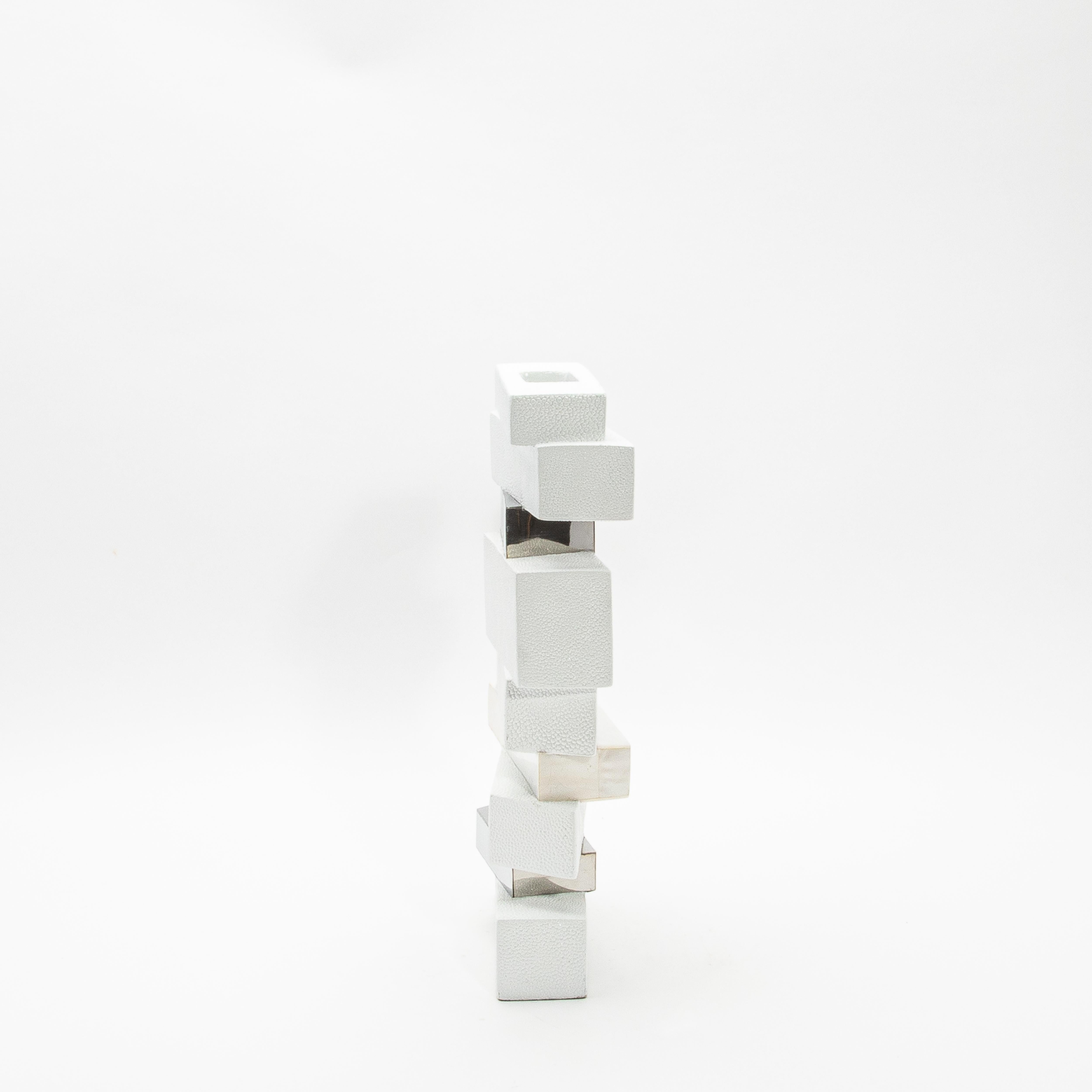 Art déco Vase sculptural moderne en galuchat avec coquillage et acier inoxydable KIFU Paris en vente