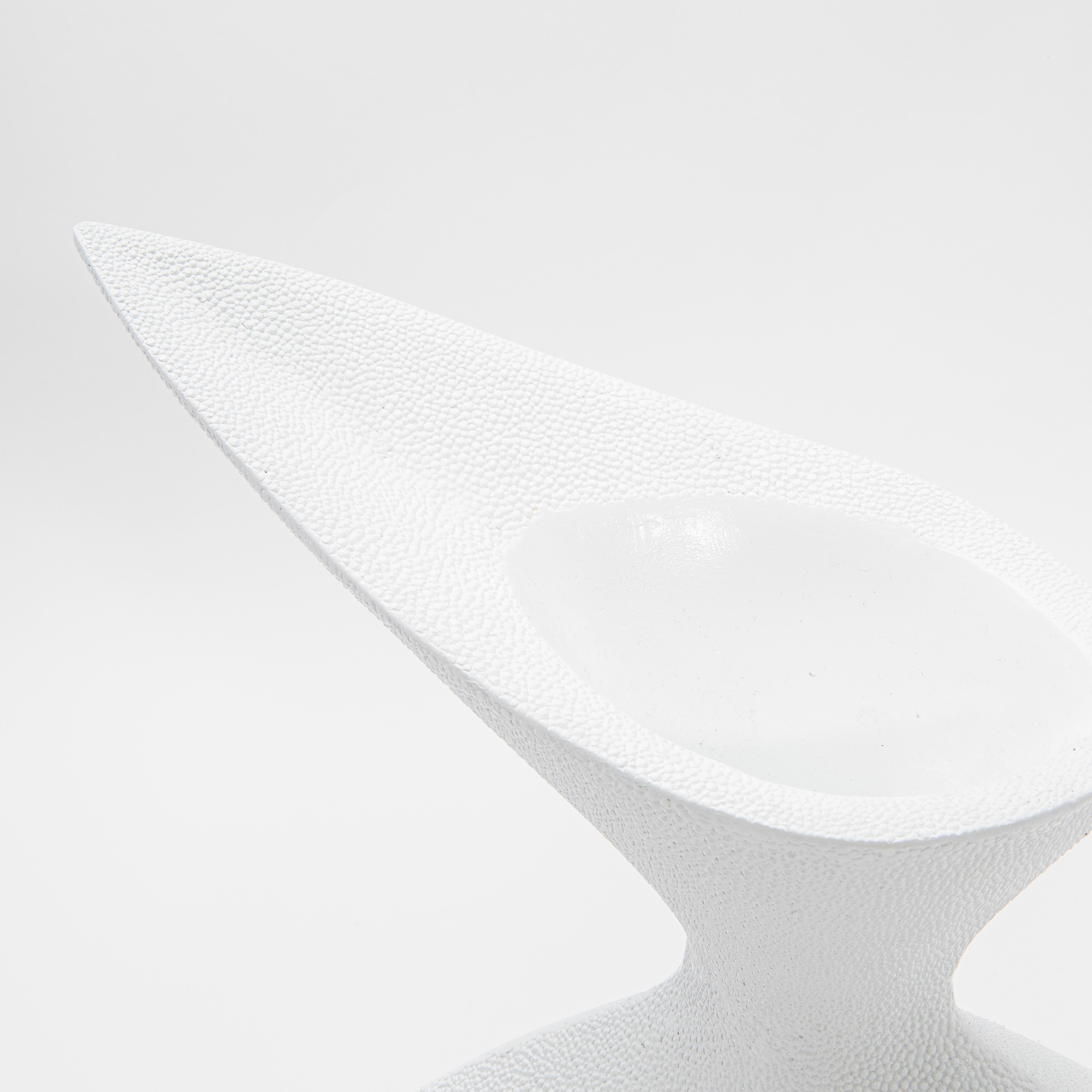 Vaso scultoreo moderno in zigrino bianco di R&Y Augousti In condizioni Nuovo in vendita a West Hollywood, CA