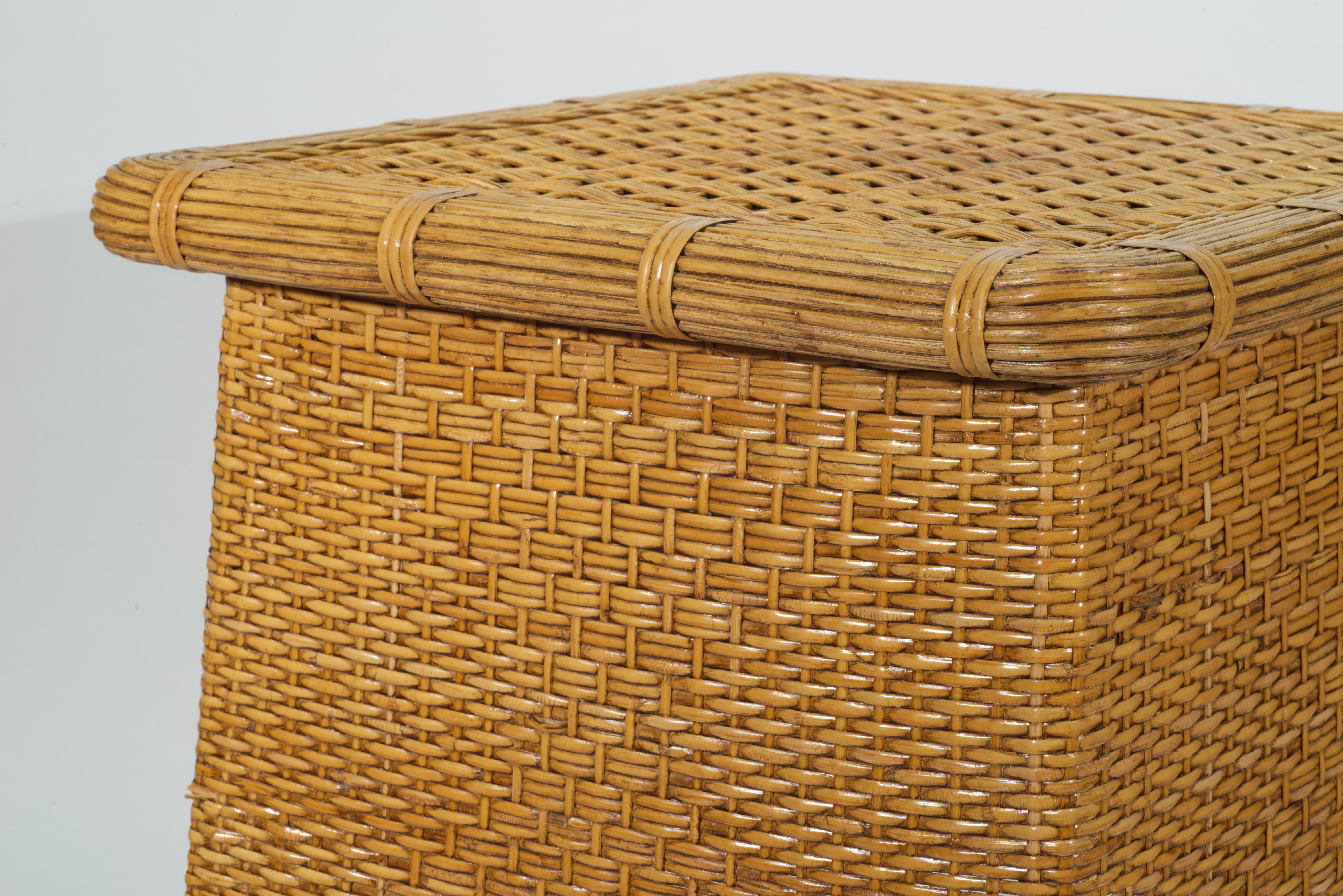 20th Century Modern Sculptural Woven Wicker Rattan Coffee Side Table For Sale