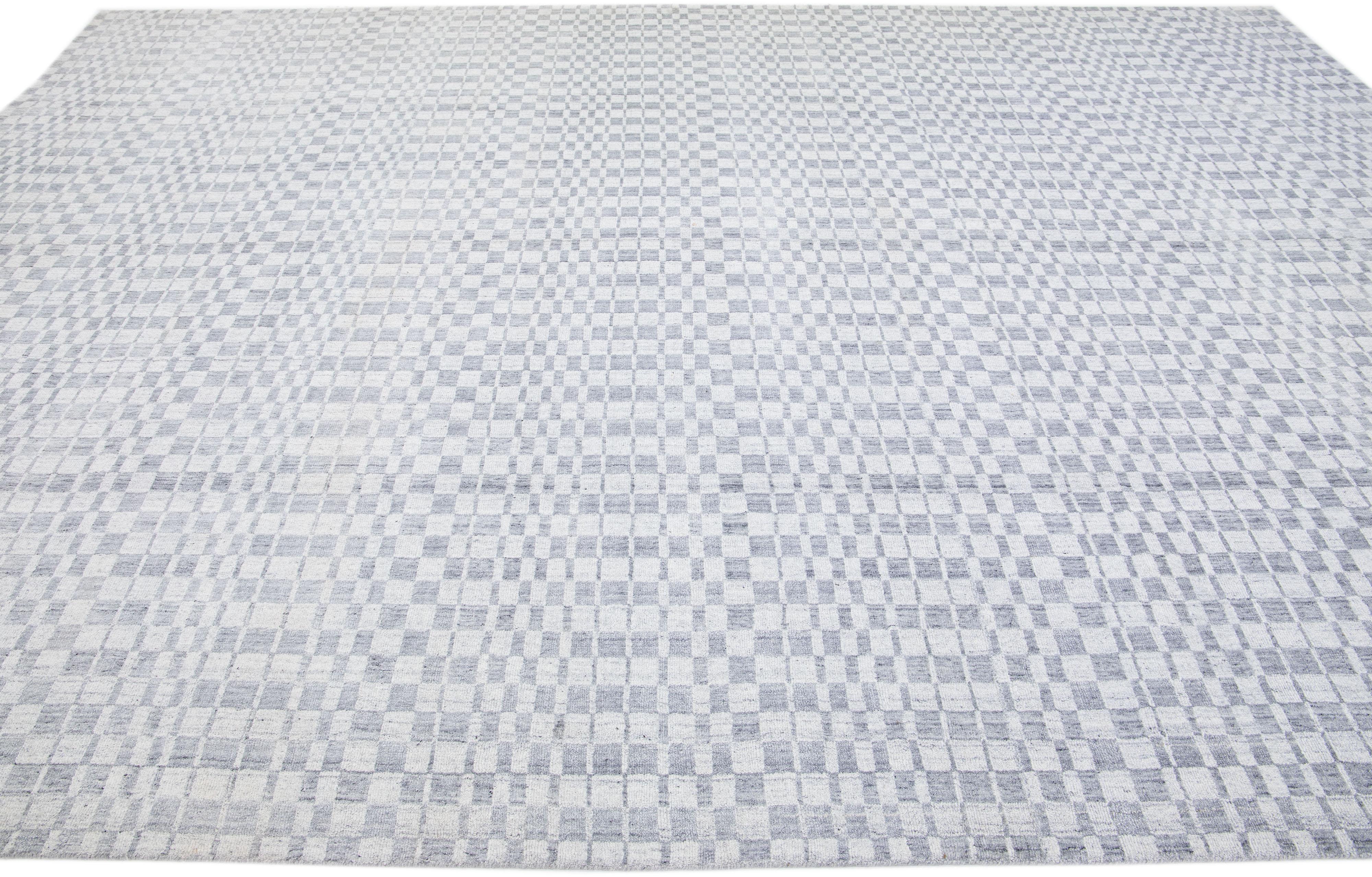 Hand-Knotted Modern Seamless Designed Wool and Silk Rug in Gray For Sale