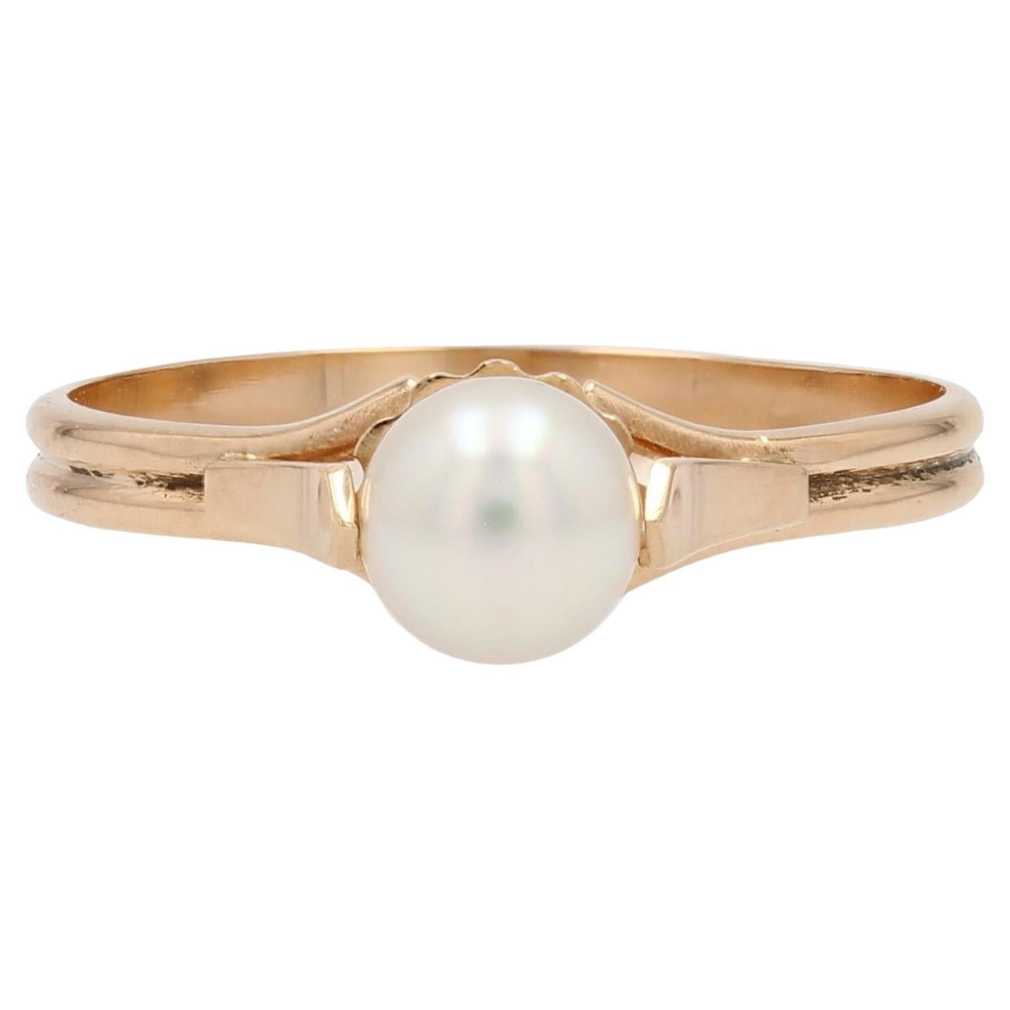 Anello moderno di seconda mano in oro giallo 18 carati con solitario di perle coltivate in vendita