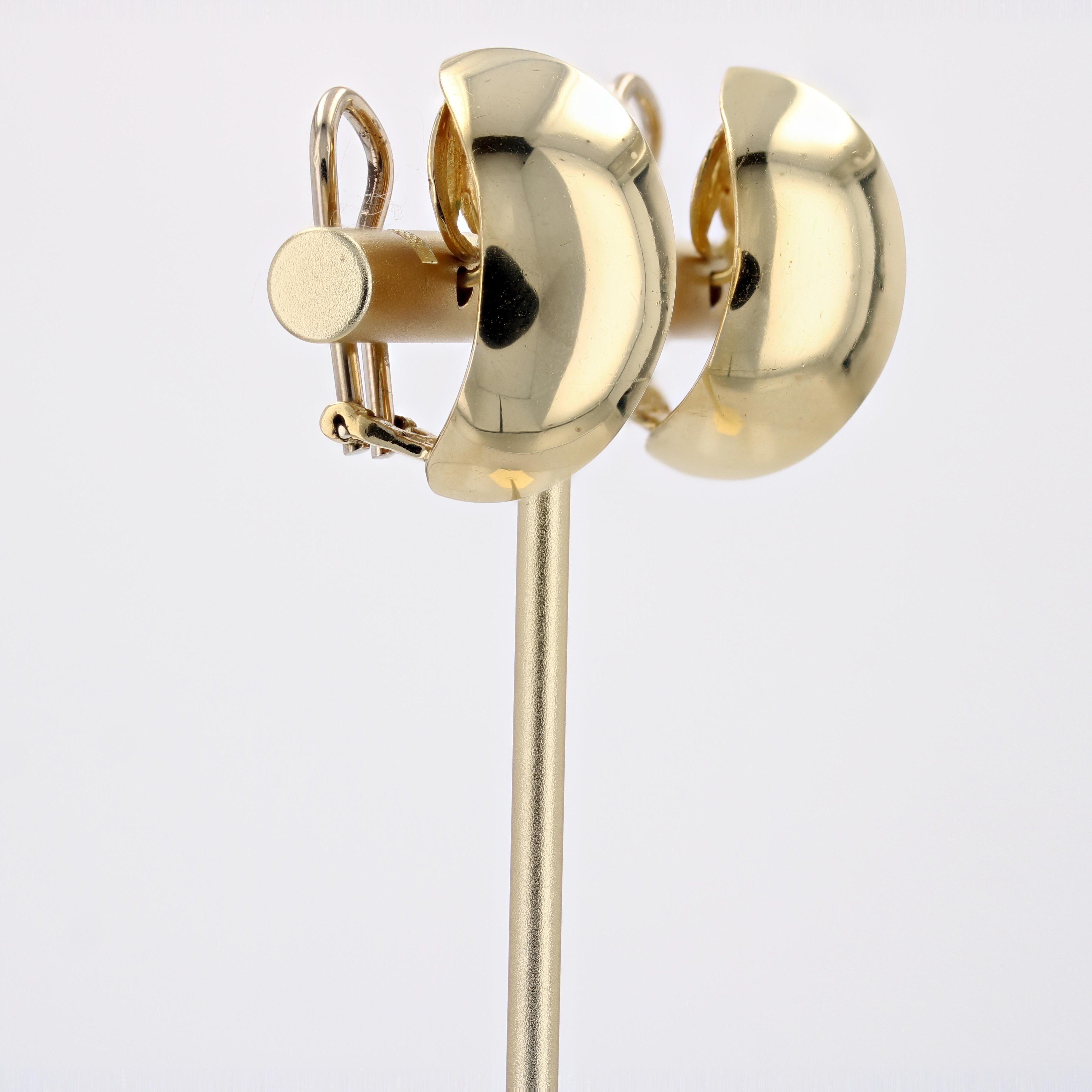 The Moderns Second Hand Gold 18 Karat Domed Earrings (Boucles d'oreilles en or jaune 18 carats) en vente 3