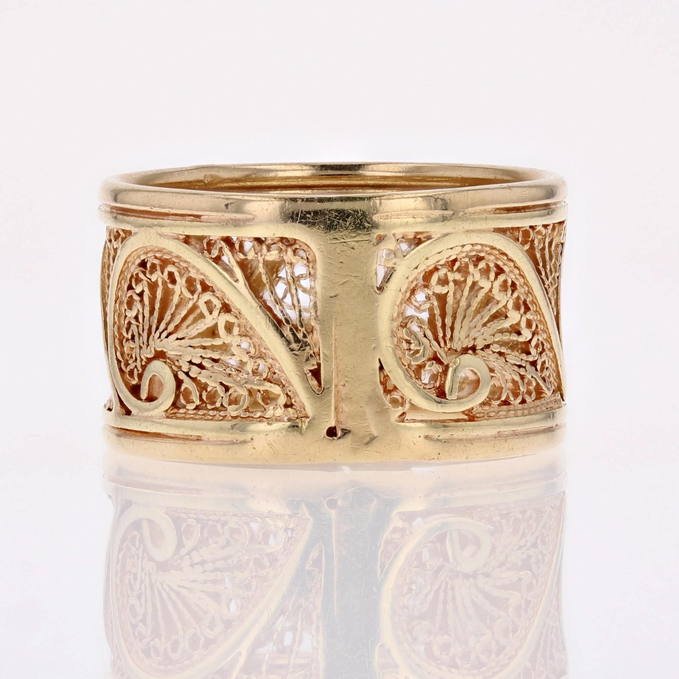 Modern Second-Hand 18 Karat Yellow Gold Filigreed Band Ring For Sale at ...