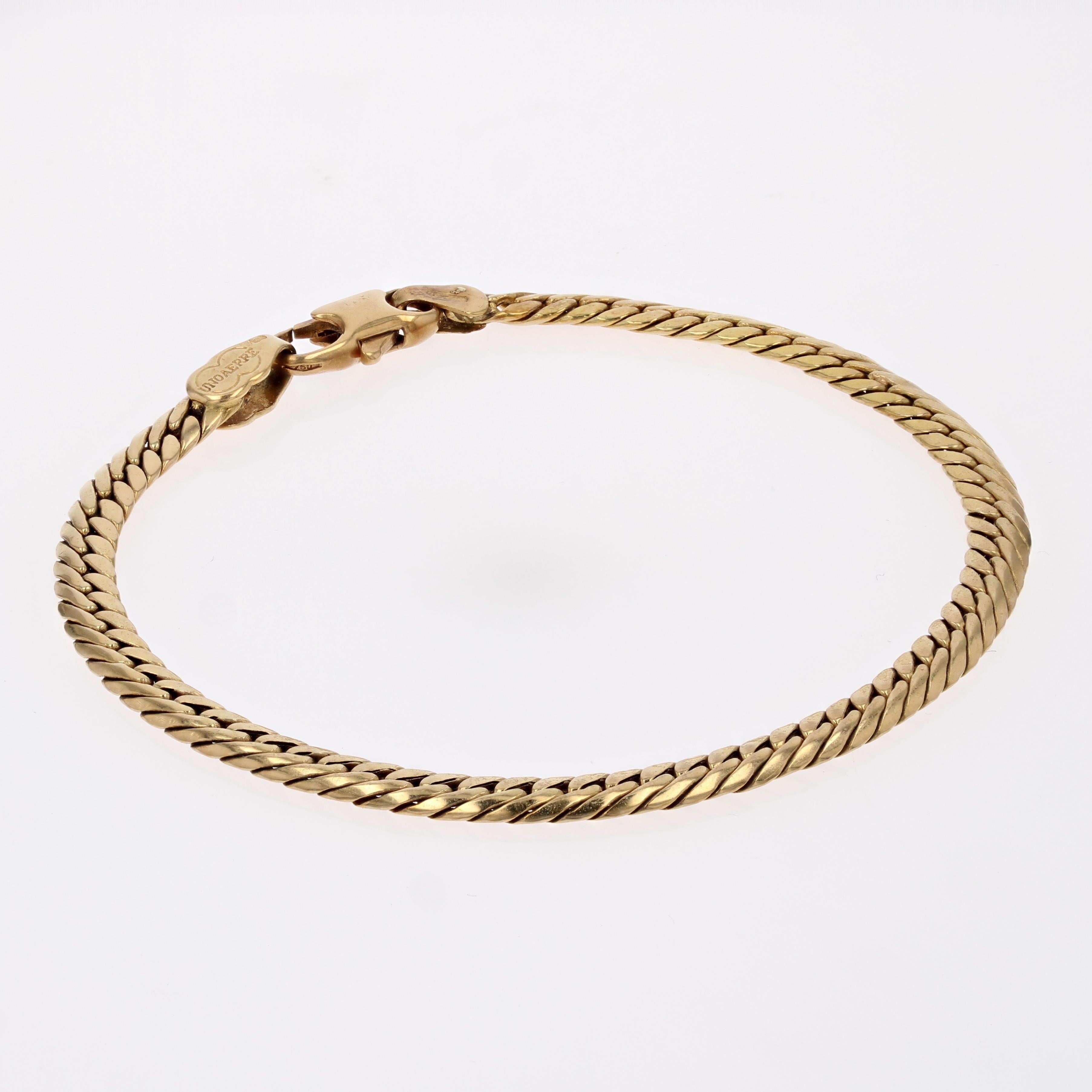 Modern Second-Hand 18 Karat Yellow Gold Flat Curb Bracelet For Sale 1