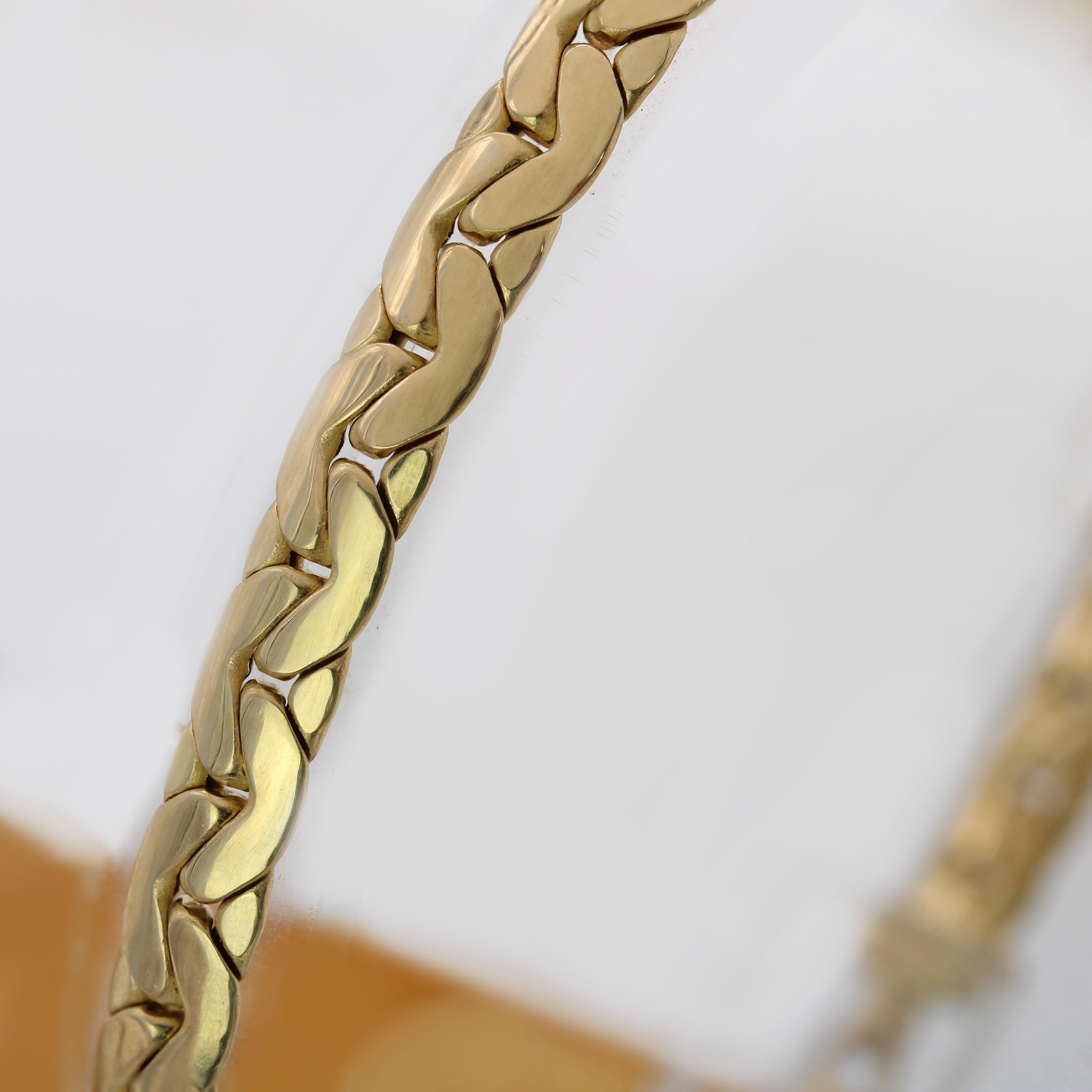 Pulsera moderna de segunda mano de malla plana de oro amarillo de 18 quilates en venta 1