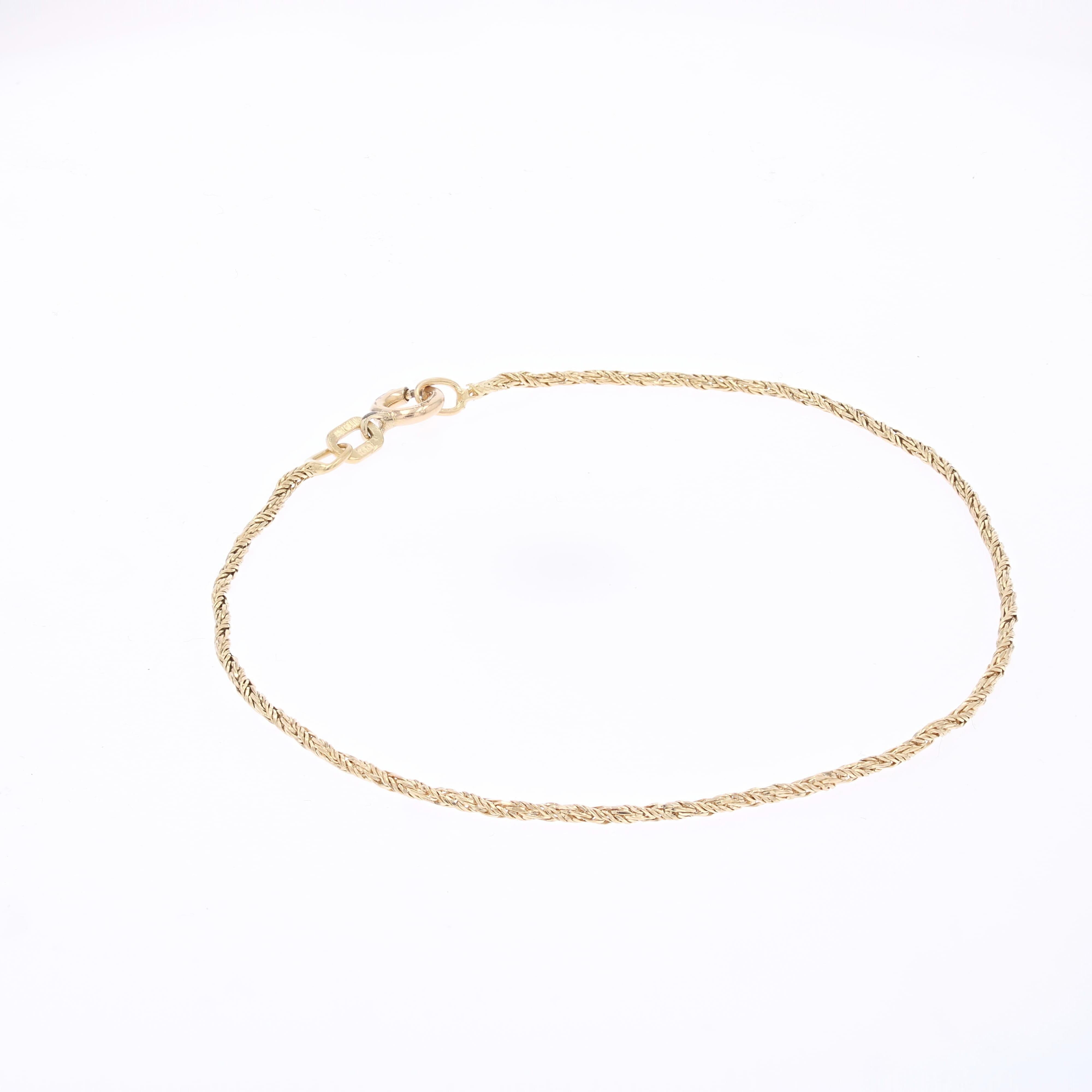 Modern Second-Hand 18 Karat Yellow Gold Interlaced Links Bracelet For Sale 1