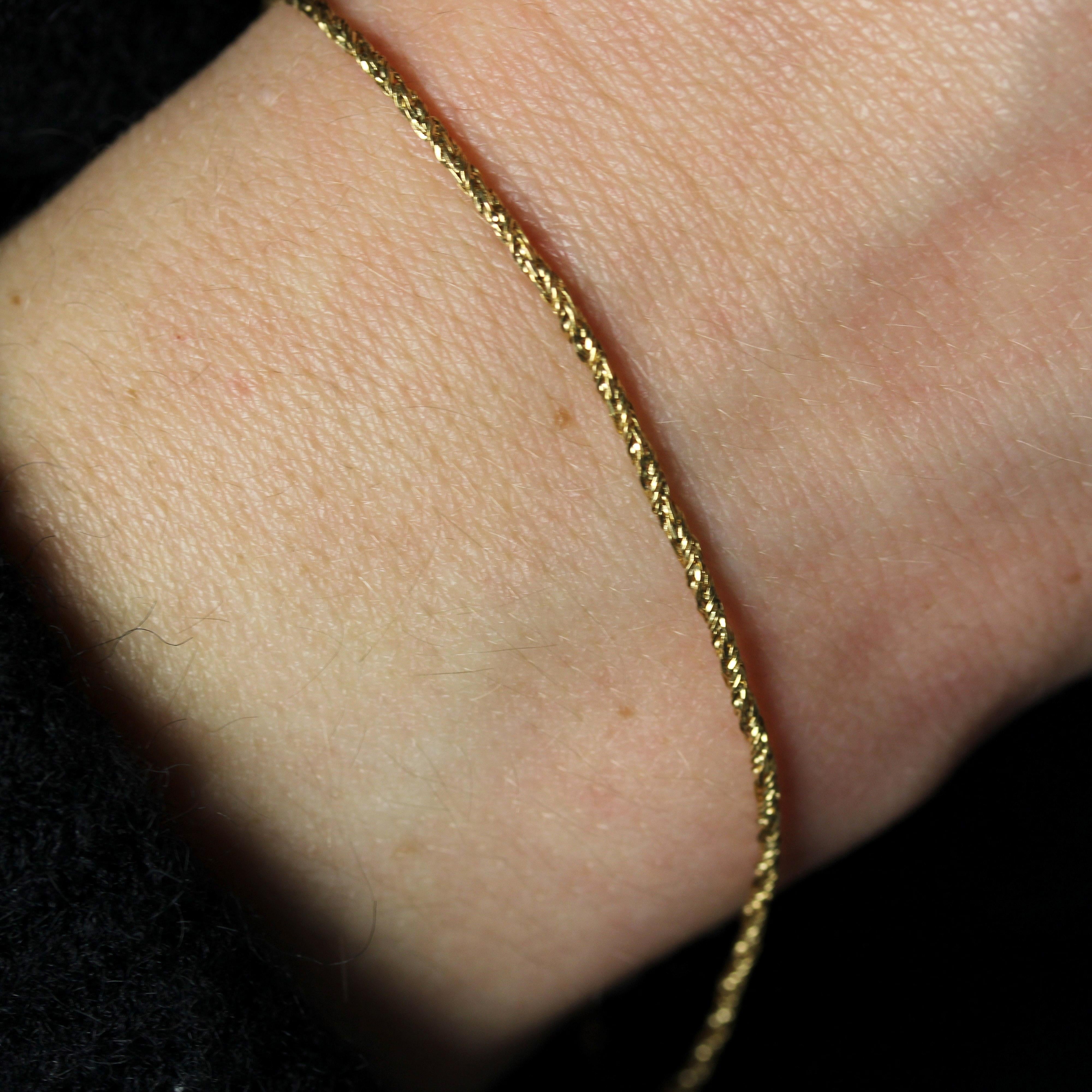 Modern Second-Hand 18 Karat Yellow Gold Interlaced Links Bracelet For Sale 2