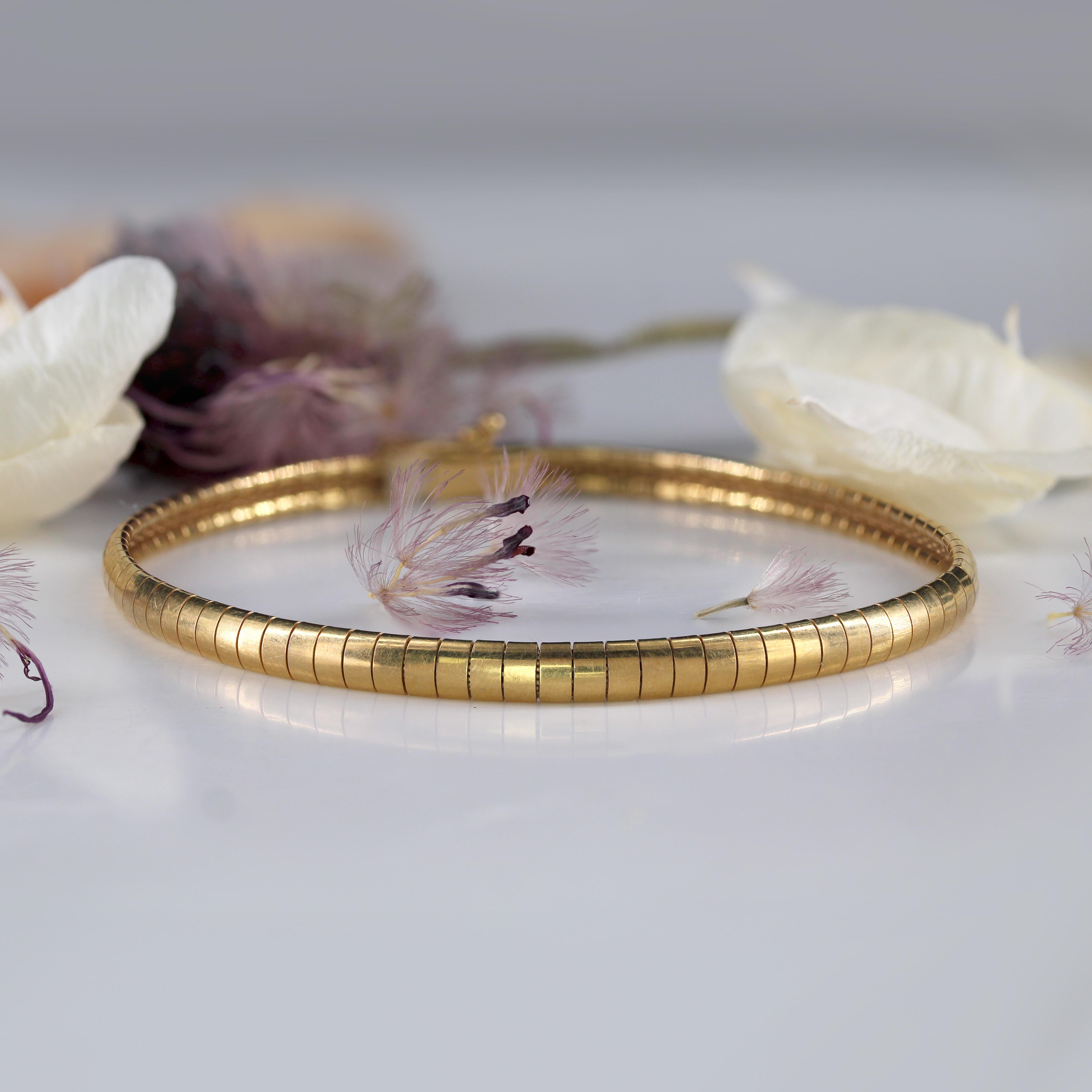 Moderno Bracciale Omega moderno di seconda mano in oro giallo 18 carati in vendita