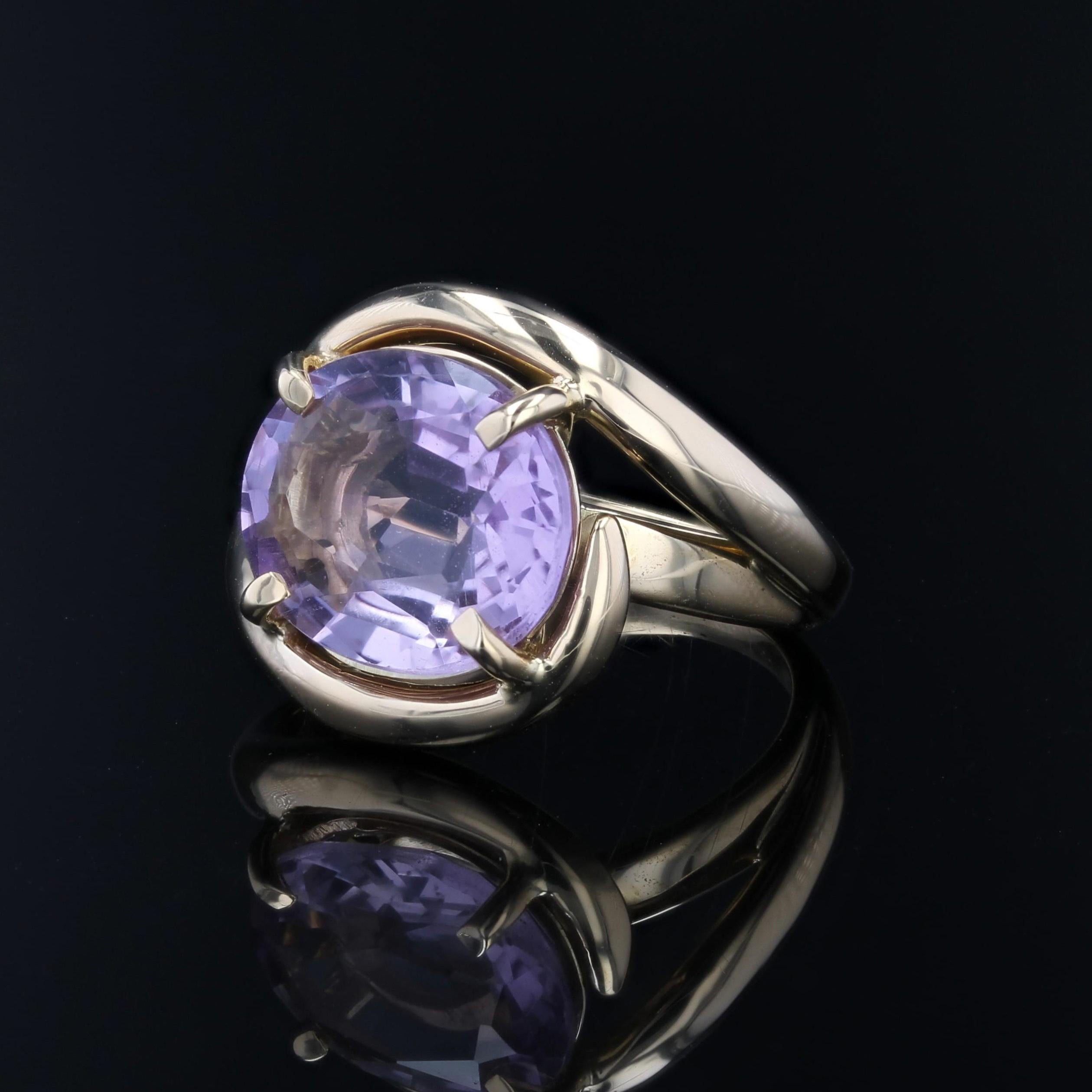 Moderner Second-Hand Amethyst 18 Karat Gelbgold Swirl Ring im Angebot 2