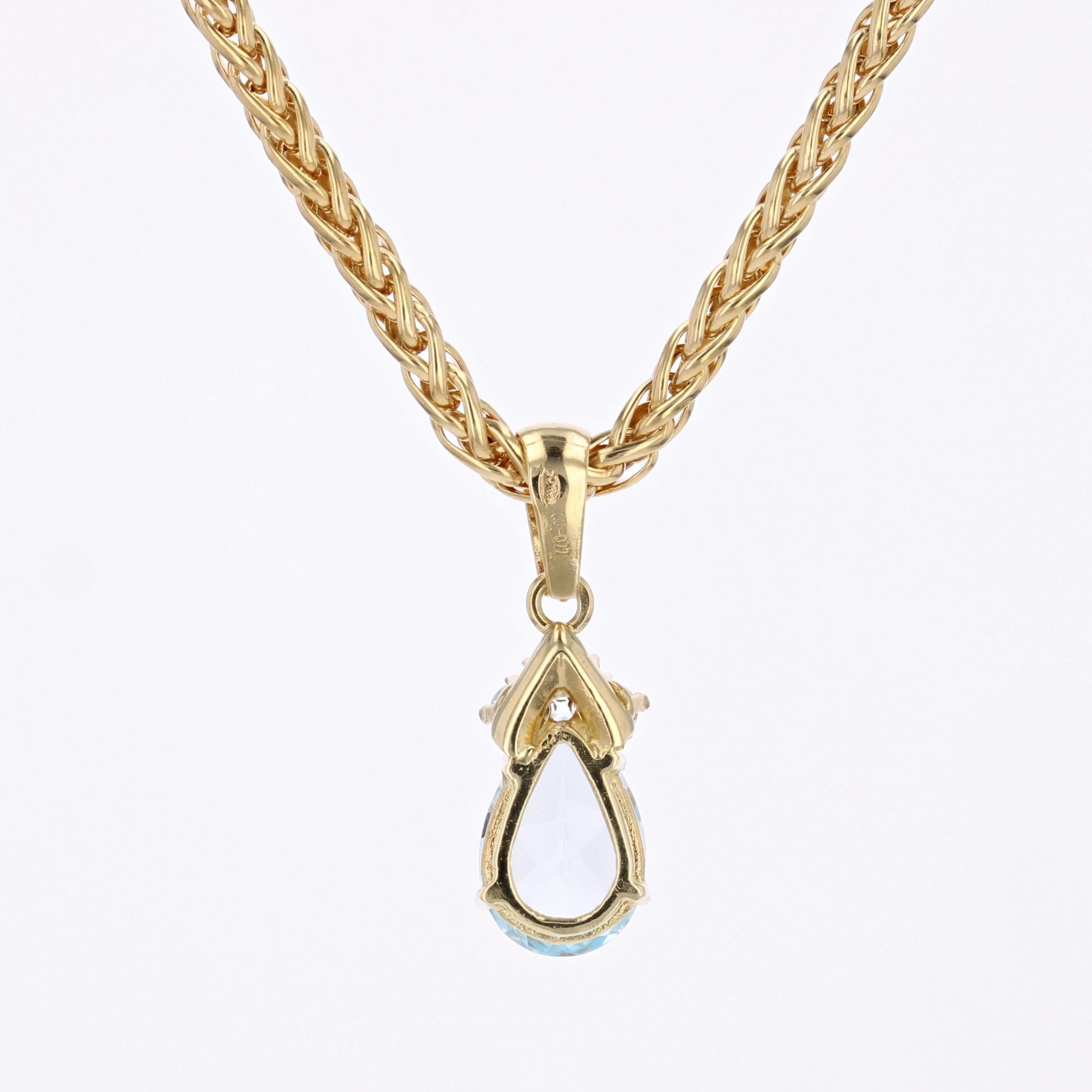 Modern Second-Hand Aquamarine Diamonds 18 Karat Yellow Gold Pendant Necklace For Sale 9