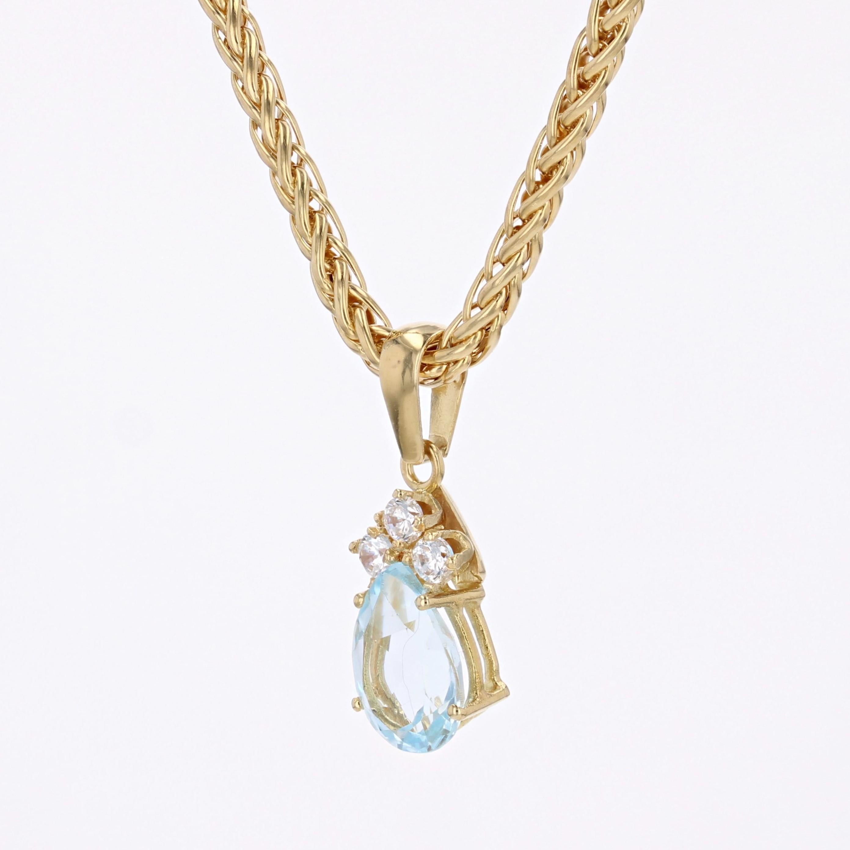 Modern Second-Hand Aquamarine Diamonds 18 Karat Yellow Gold Pendant Necklace For Sale 1