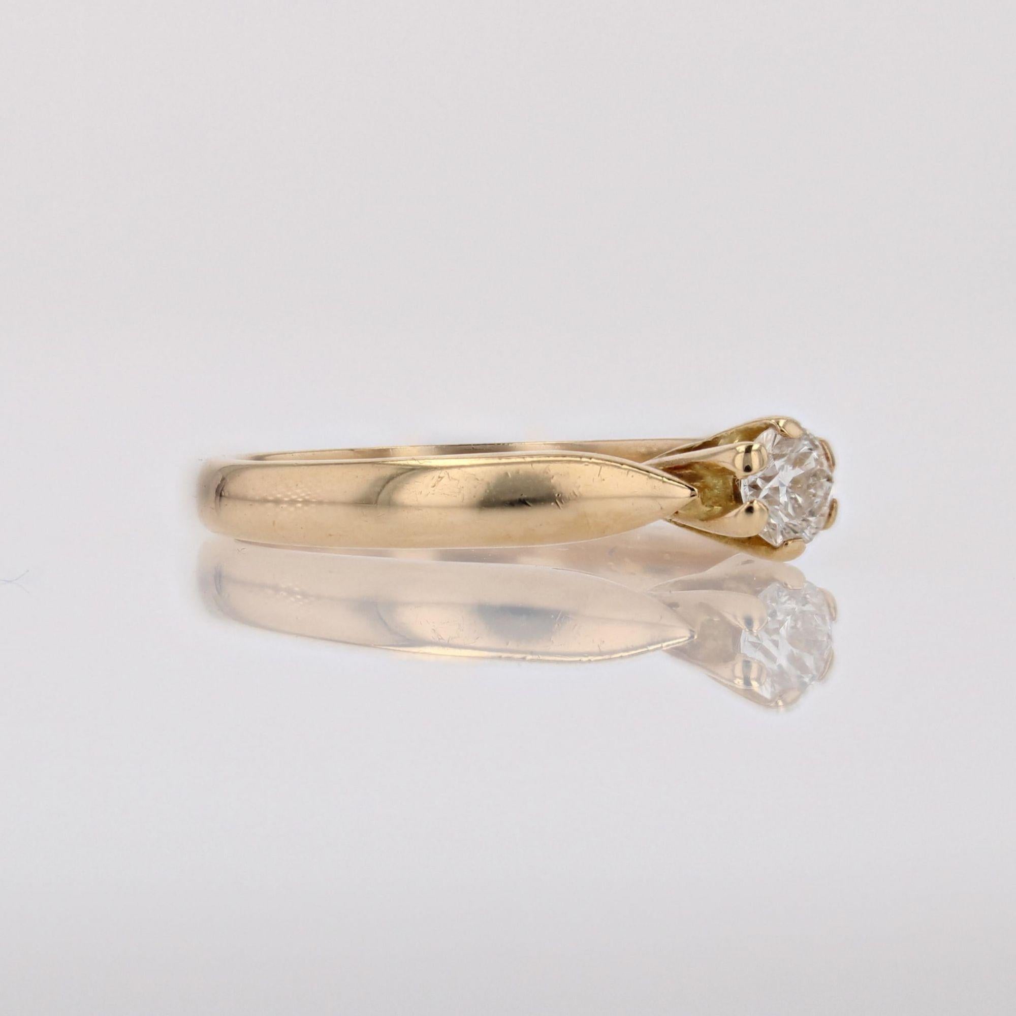 Brilliant Cut Modern Second-Hand Diamond 18 Karat Yellow Gold Solitaire Ring For Sale