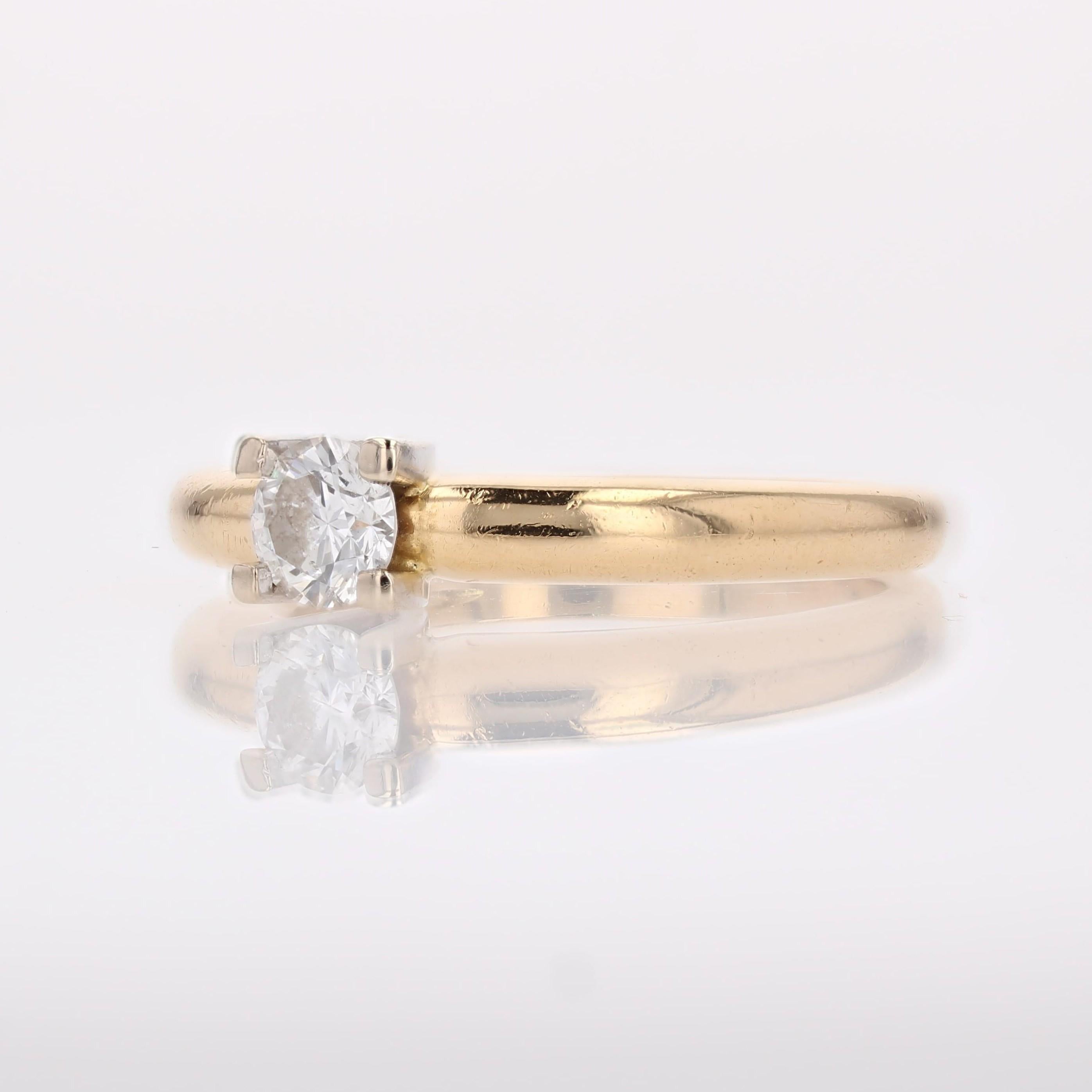 Modern Second-Hand Diamond 18 Karat Yellow Gold Solitaire Ring For Sale 3