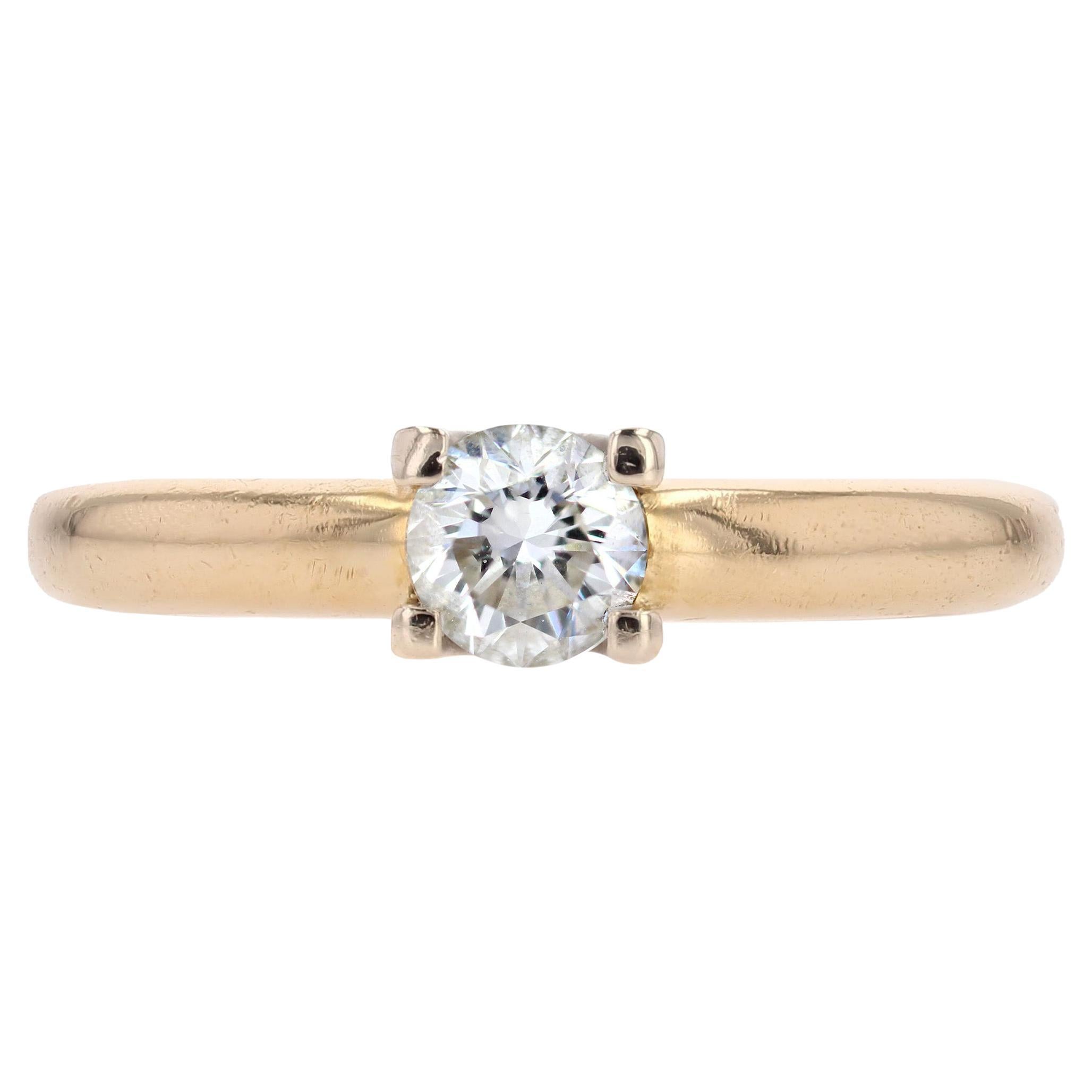 Modern Second-Hand Diamond 18 Karat Yellow Gold Solitaire Ring