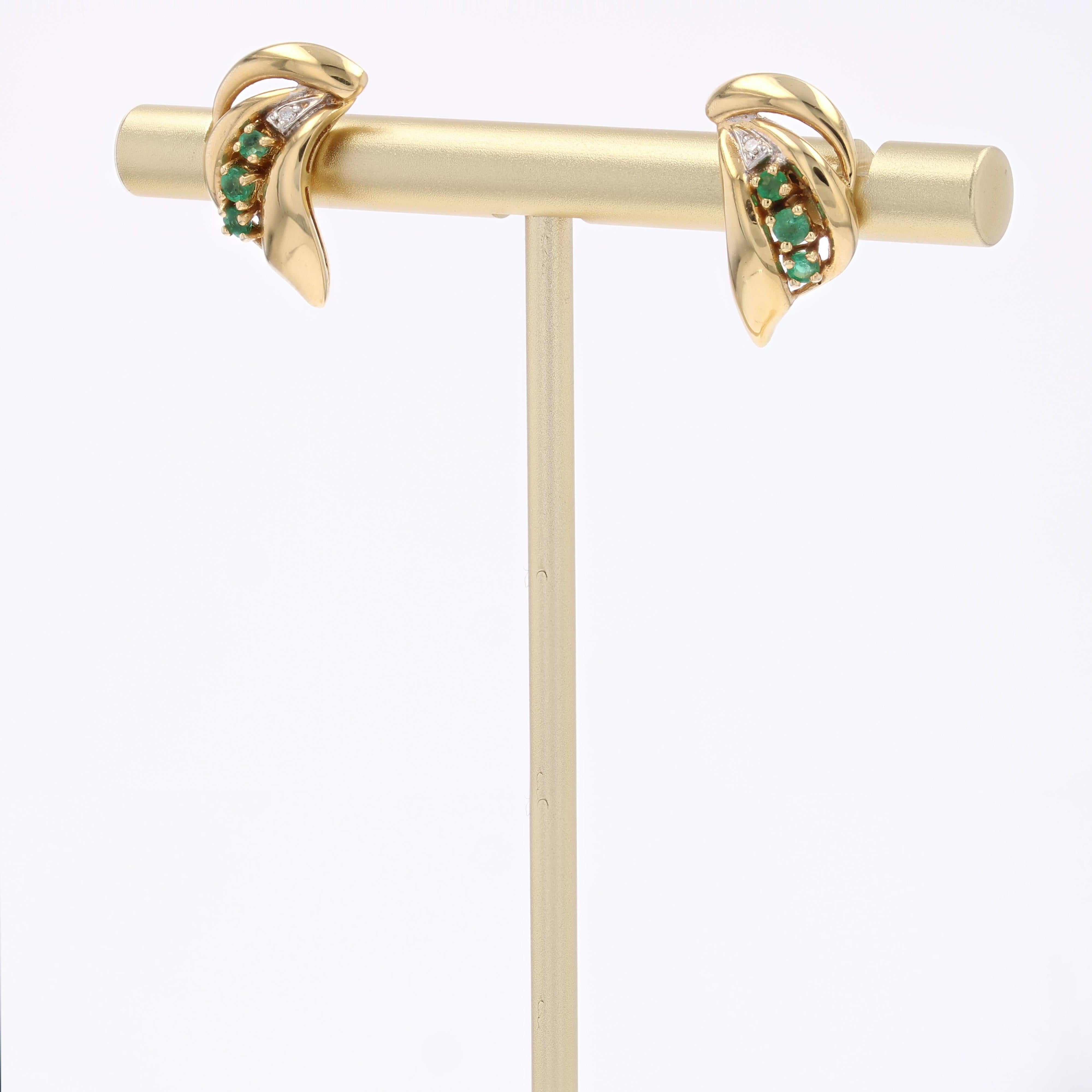 Modern Second-Hand Emeralds Diamonds 18 Karat Yellow Gold Stud Earrings In Good Condition For Sale In Poitiers, FR