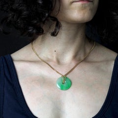 Modern Second-Hand Jade Disc 18 Karat Yellow Gold Chain Necklace