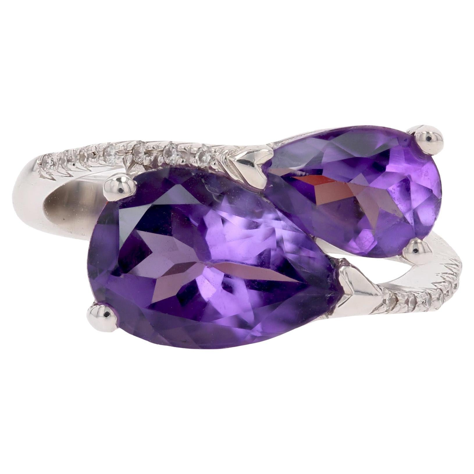 Modern Second-Hand Pear Cut Amethysts Diamonds 18 Karat White Gold Duo Ring