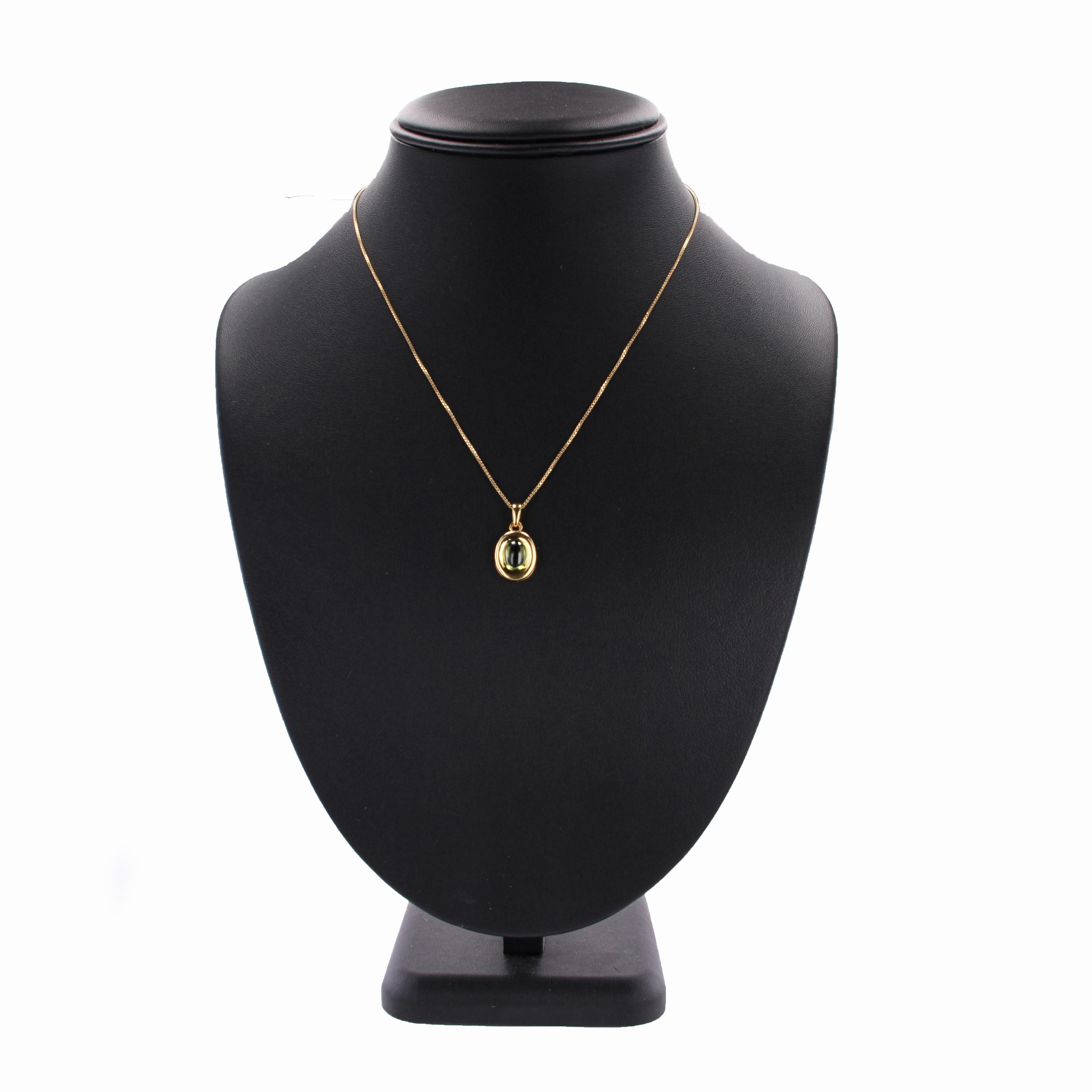 Collier pendentif moderne de seconde main en or jaune 18 carats avec péridot Pour femmes en vente