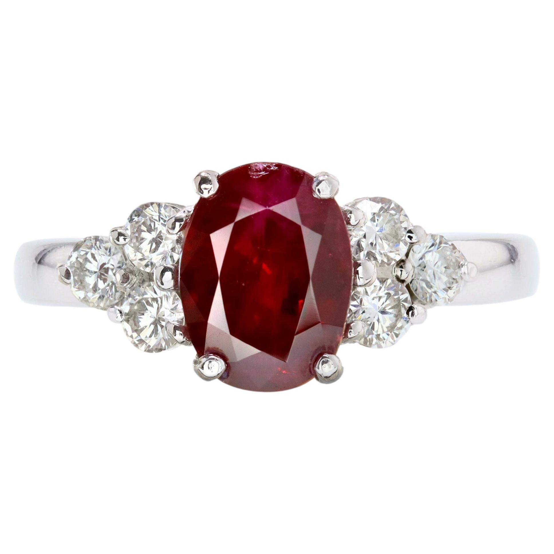 Modern Second-Hand Ruby Diamonds 18 Karat White Gold Engagement Ring For Sale