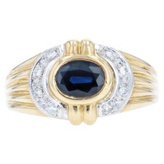 Modern Second- Hand Sapphire Diamond 18 Karat Yellow Gold Ring