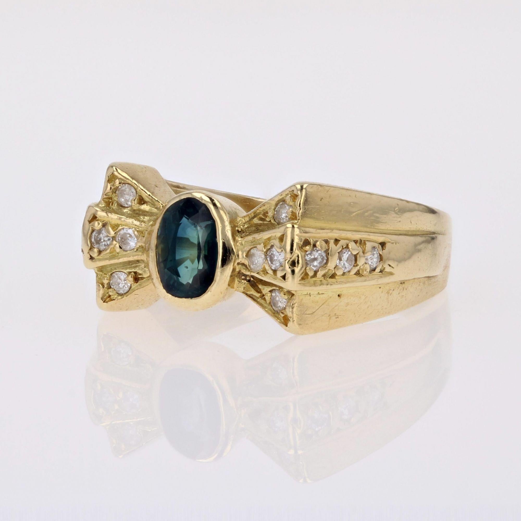 Oval Cut Modern Second-Hand Sapphire Diamonds 18 Karat Yellow Gold Knot Ring For Sale