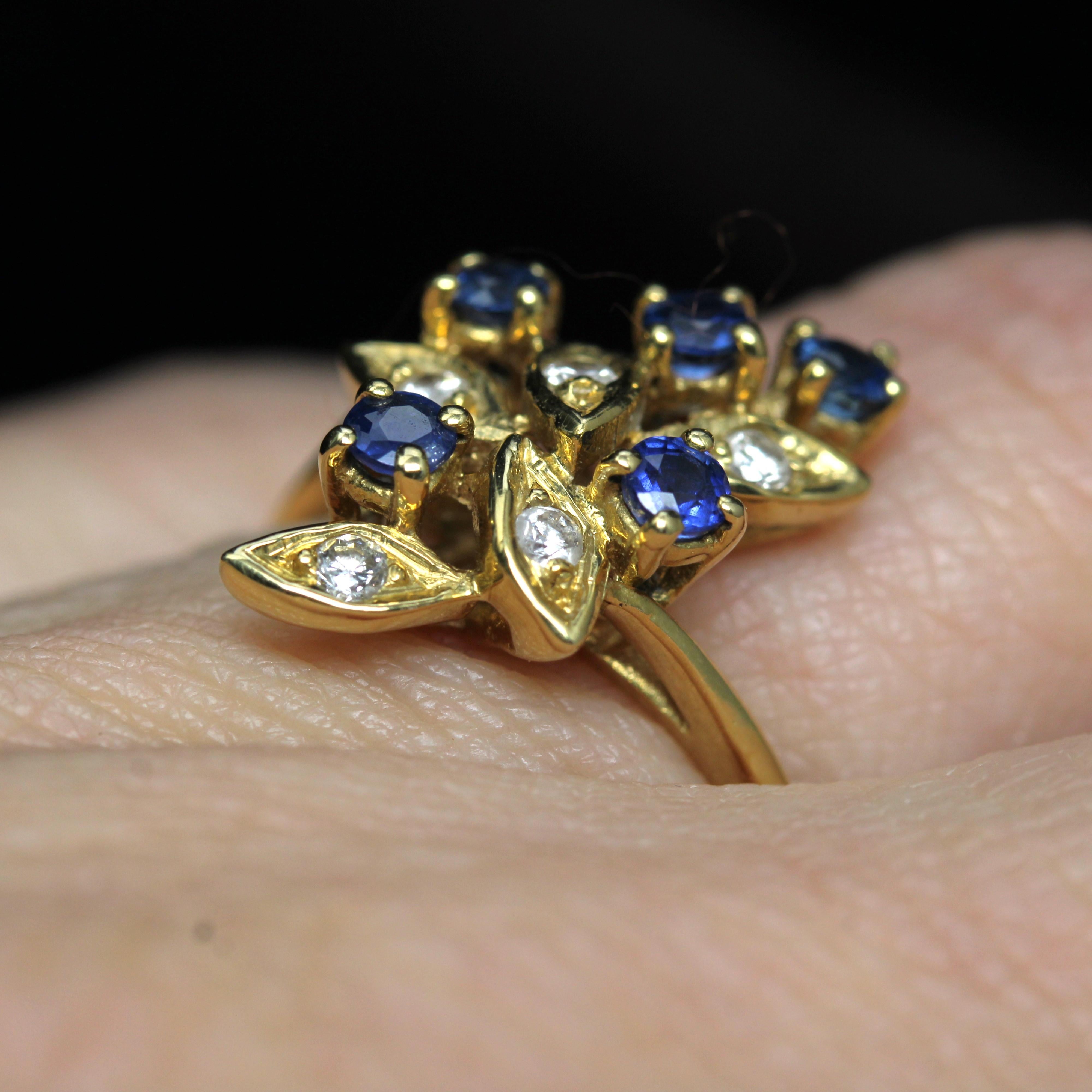 Modern Second-Hand Sapphires Diamonds 18 Karat Yellow Gold Leaves Ring For Sale 6