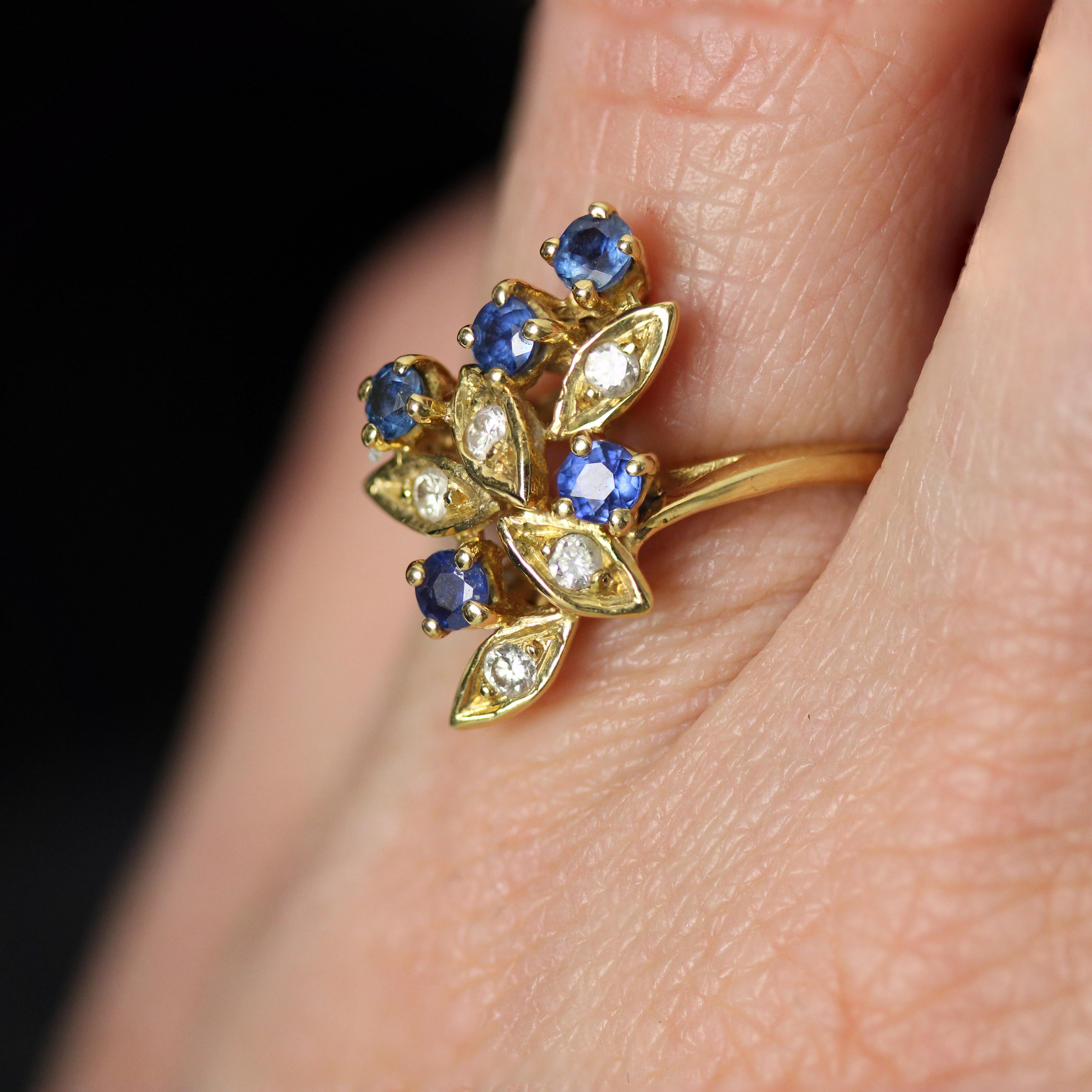 Modern Second-Hand Sapphires Diamonds 18 Karat Yellow Gold Leaves Ring For Sale 8