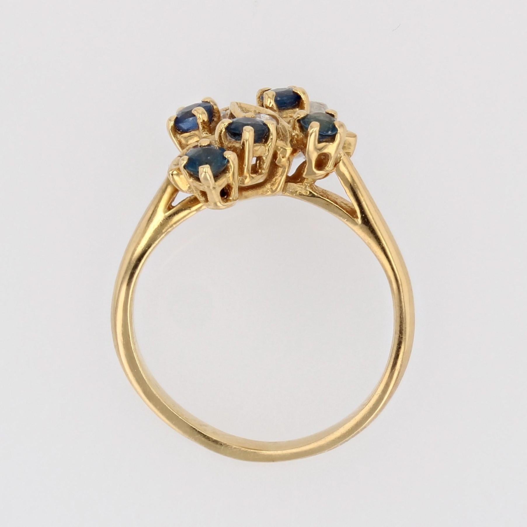 Modern Second-Hand Sapphires Diamonds 18 Karat Yellow Gold Leaves Ring For Sale 12