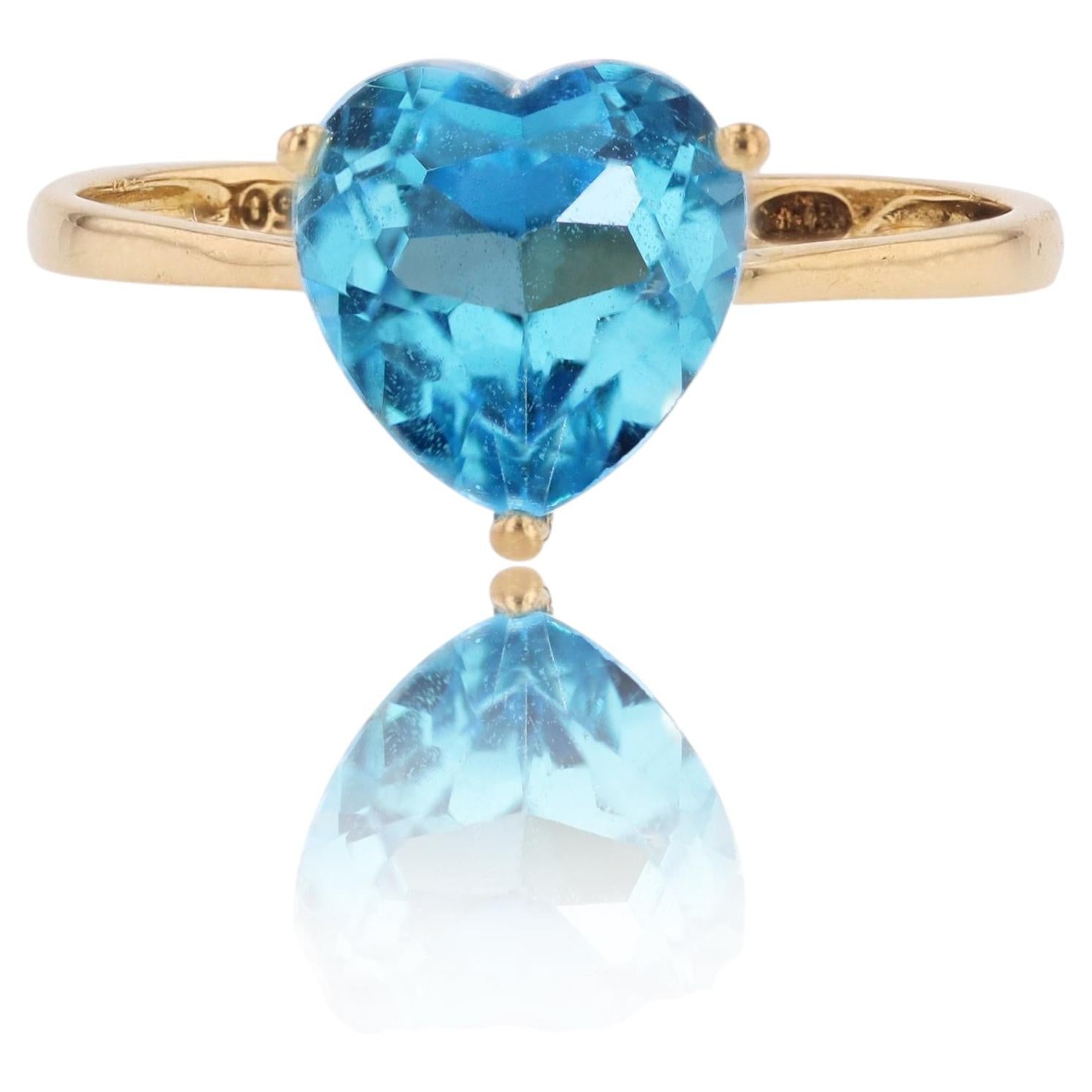 Modern Second Hand Topaz 18 Karat Yellow Gold Heart Ring