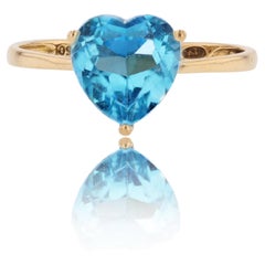 Modern Second Hand Topaz 18 Karat Yellow Gold Heart Ring